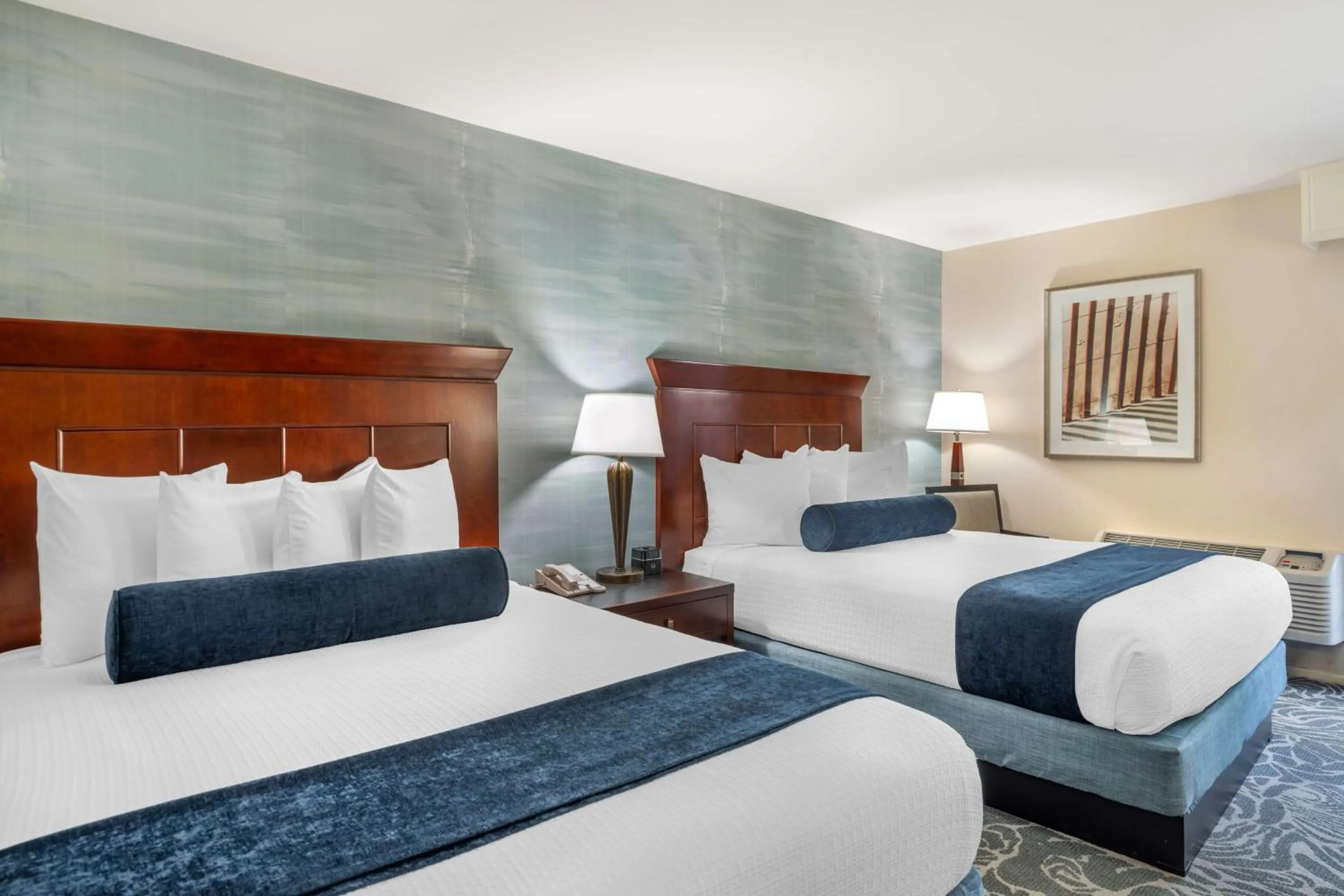 Queen Room with Two Queen Beds - Disability Access/Non-Smoking in Best Western Plus Carpinteria Inn