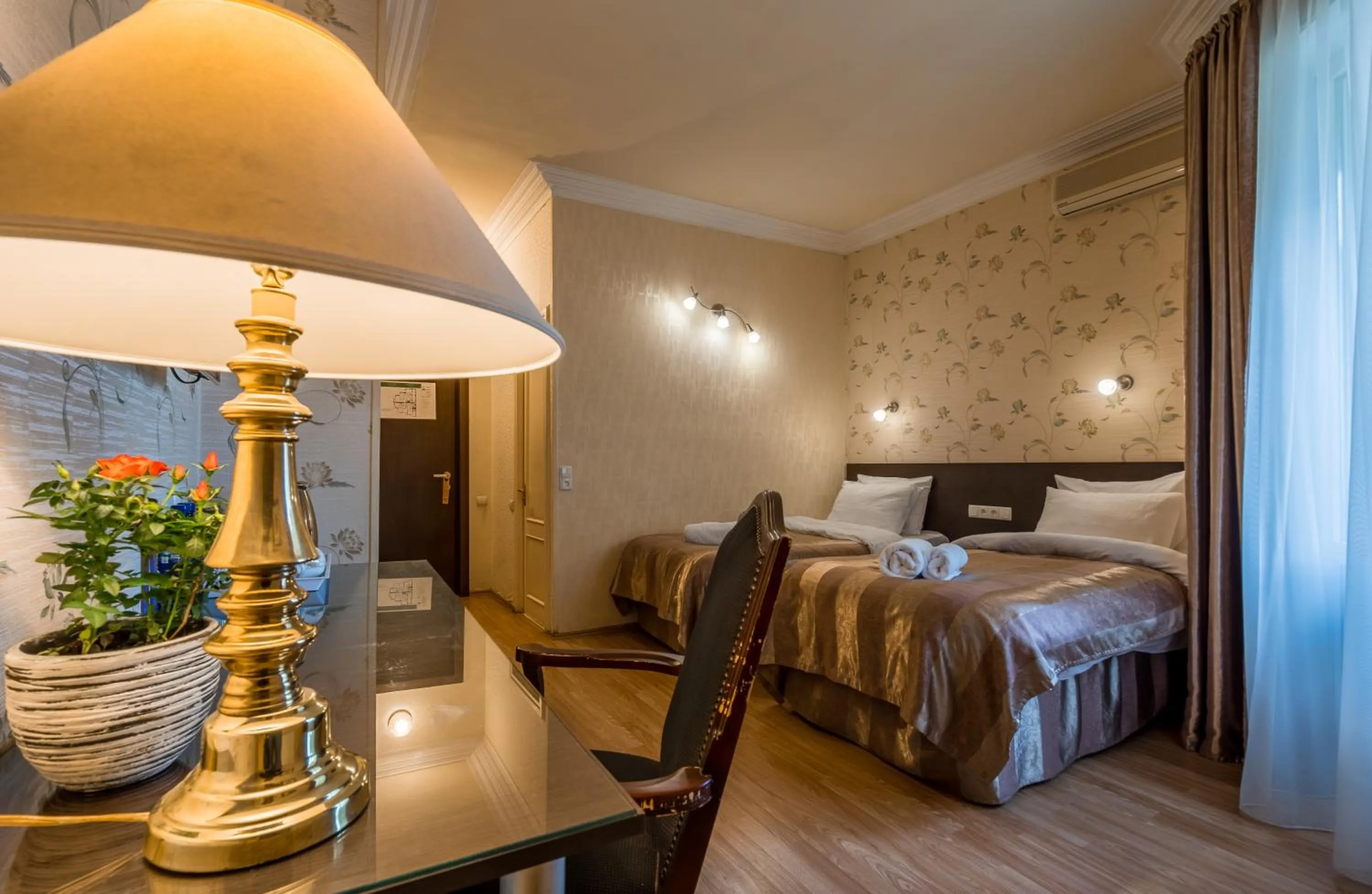 Standard Twin Room in Iliani Hotel