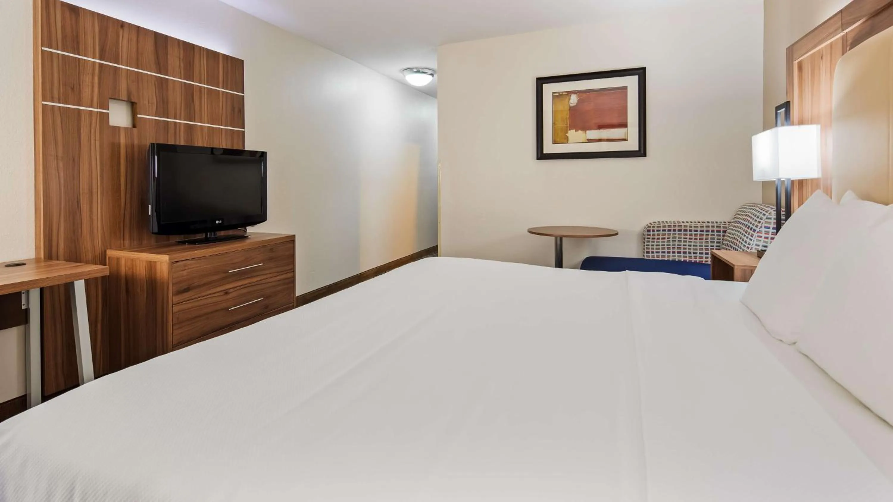 King Room in Best Western Plus Kansas City Airport - KCI East