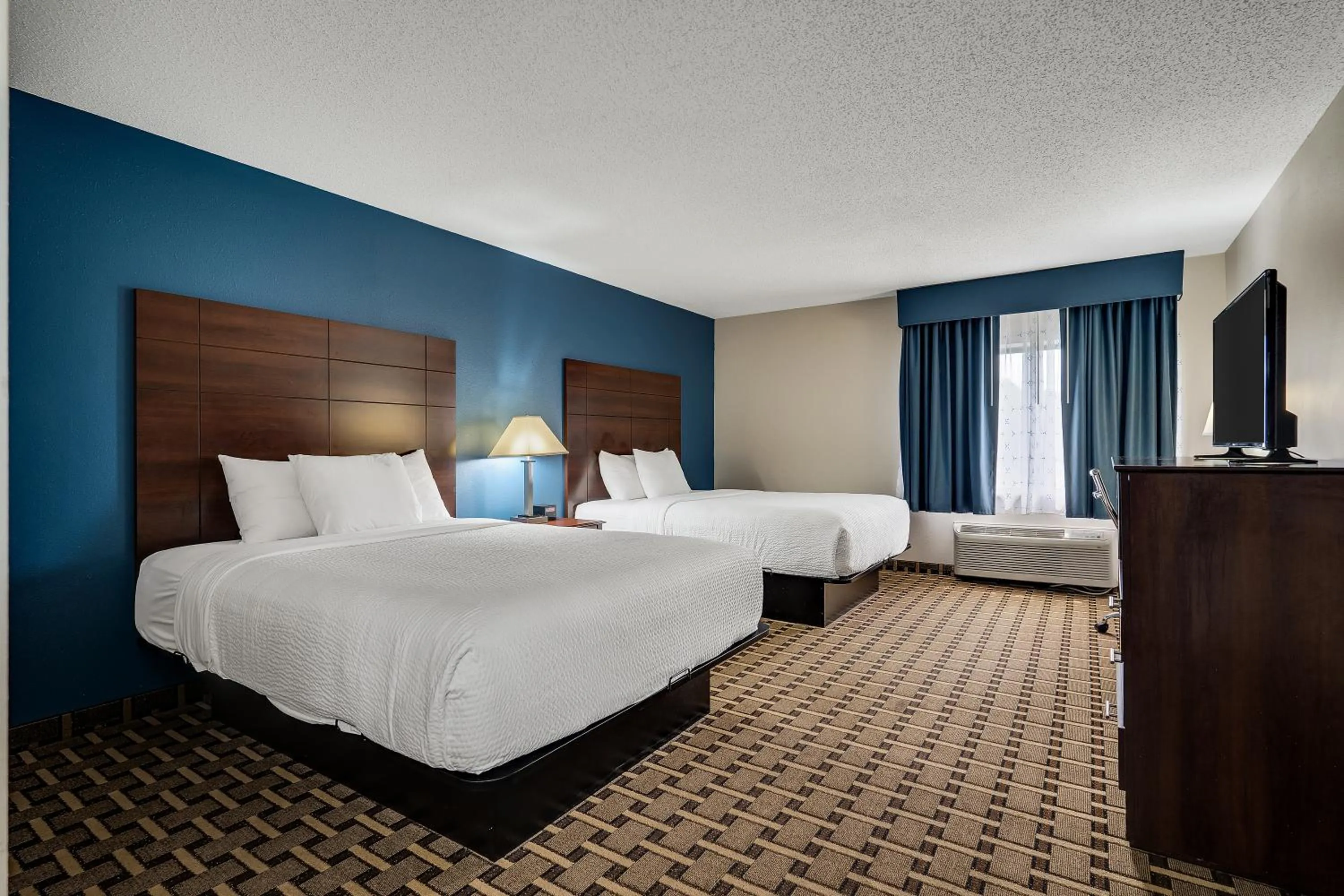 Queen Room with Two Queen Beds - Non-Smoking in Baymont by Wyndham La Crosse/Onalaska
