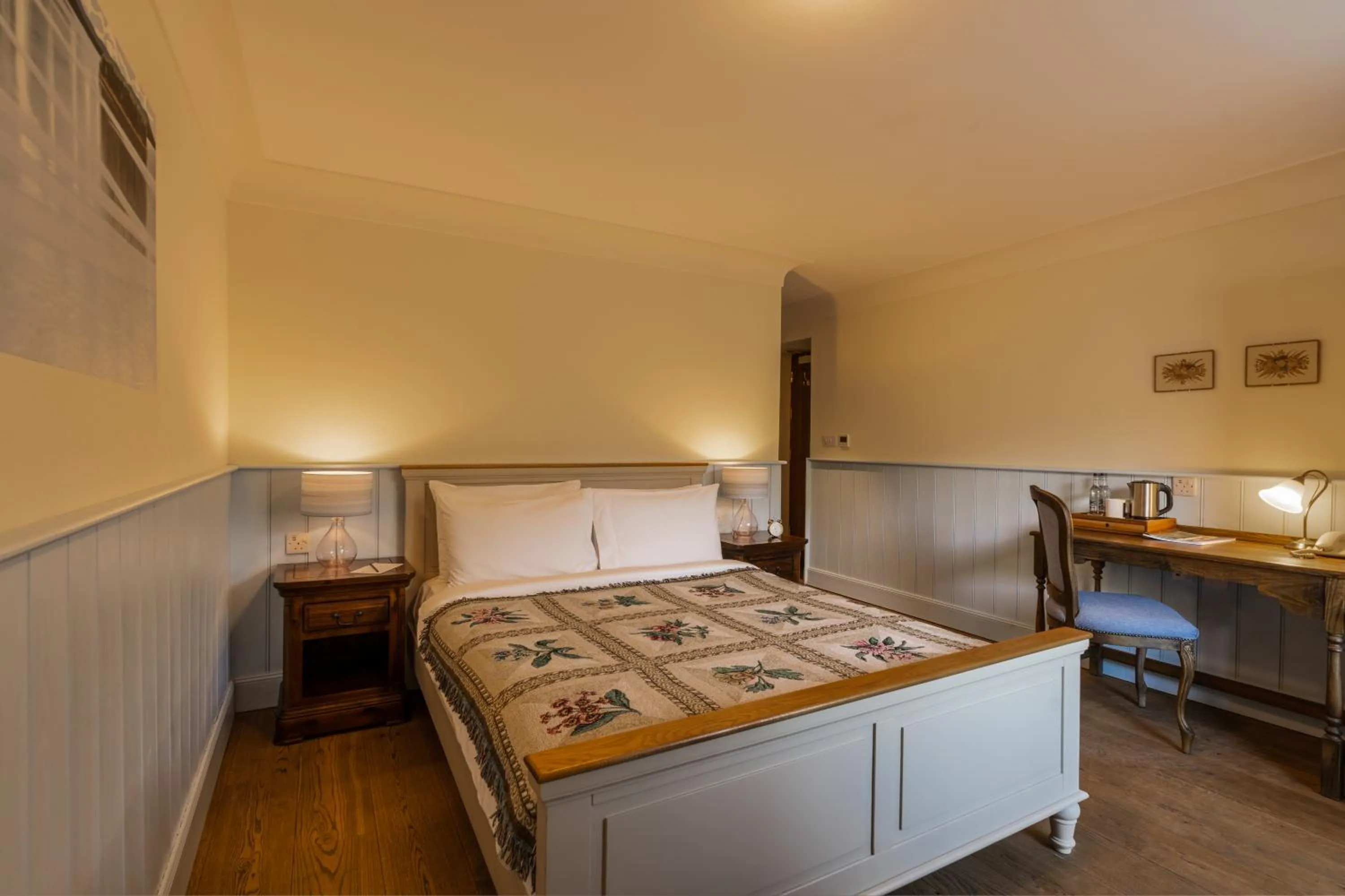 Double Room Patio in The Whispering Pine Lodge