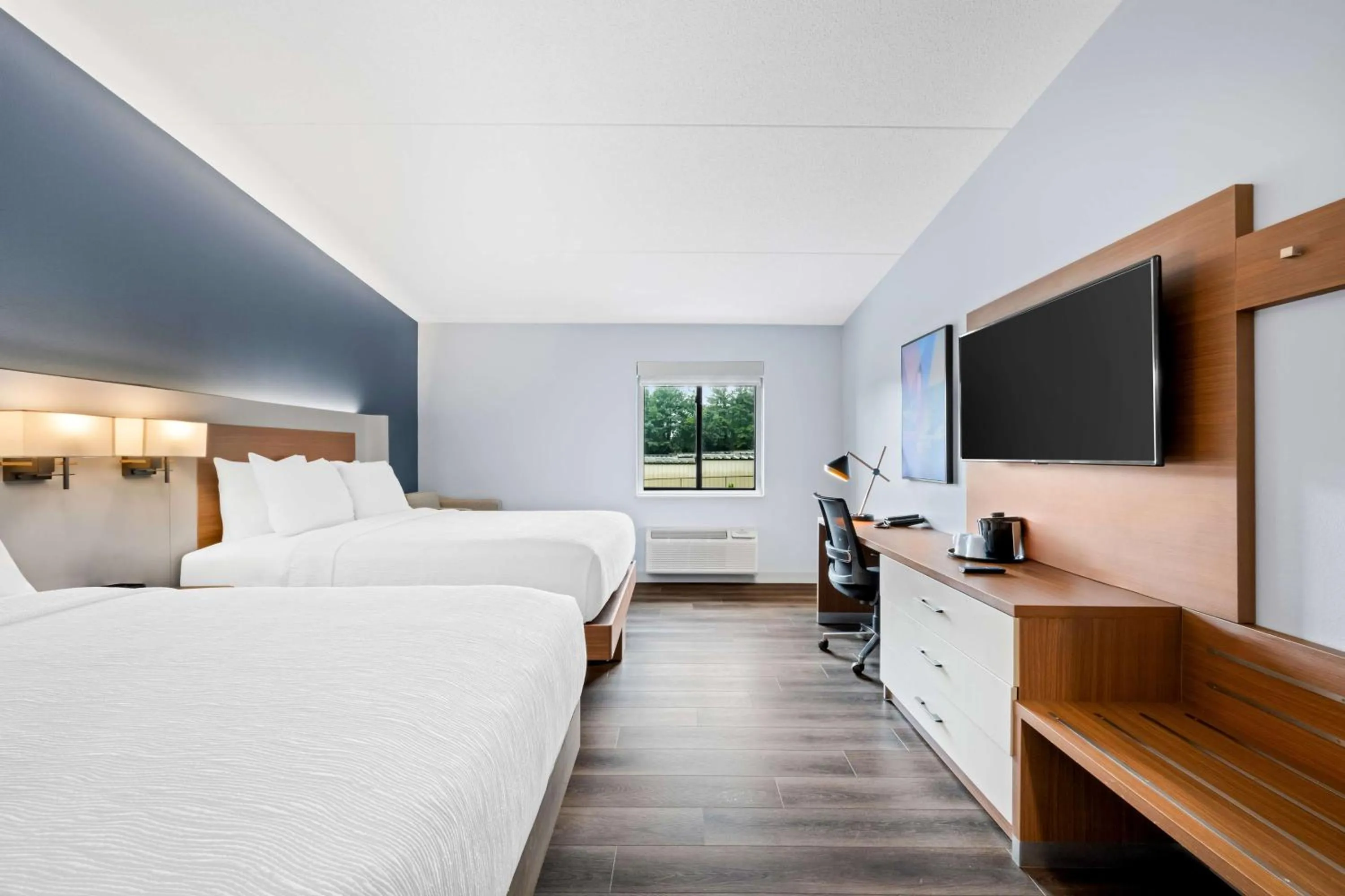 Queen Room with Two Queen Beds - Disability Access in Best Western Niantic - New London, Mystic Area