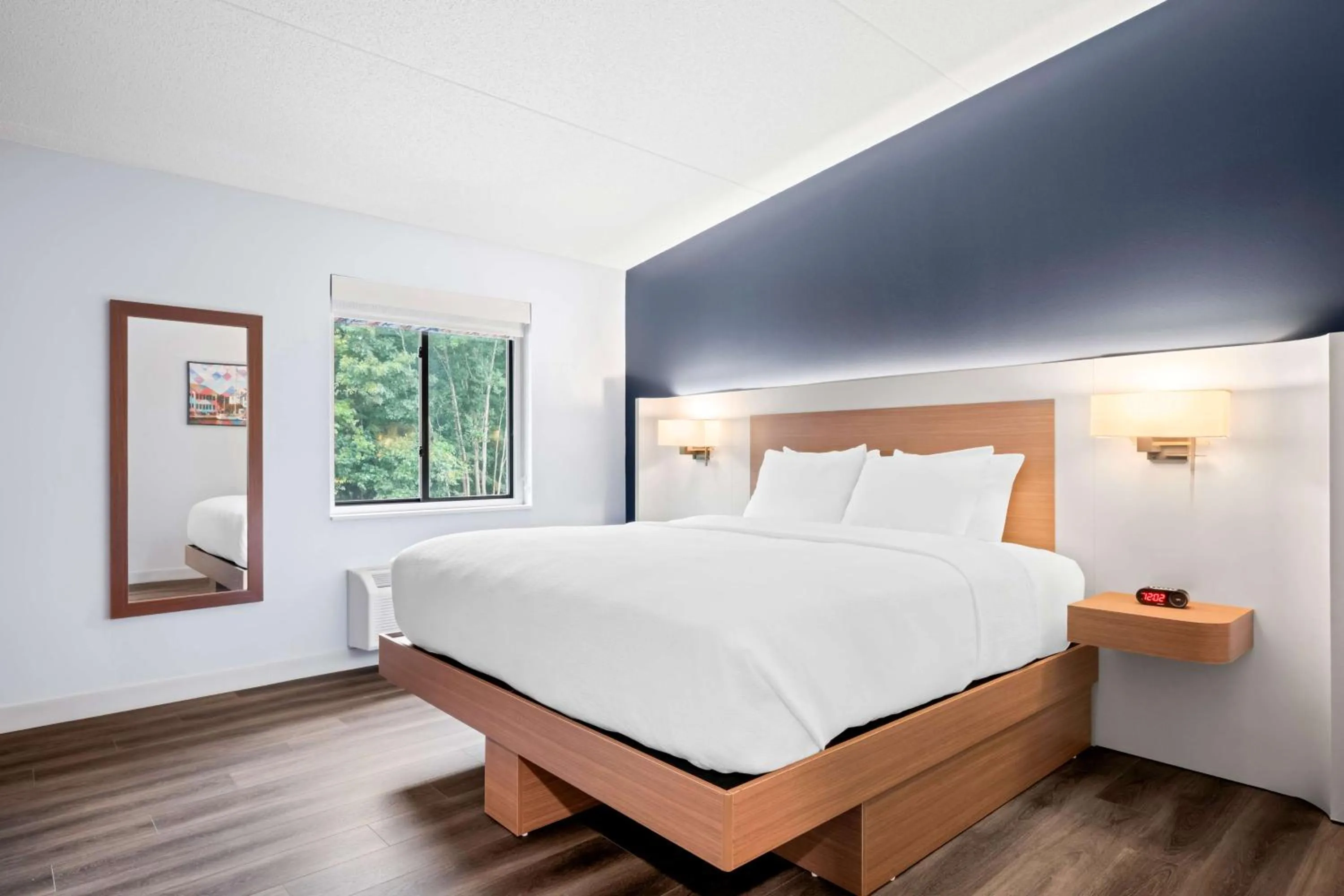 One-Bedroom King Suite with Spa Bath and Shower - Non-Smoking in Best Western Niantic - New London, Mystic Area