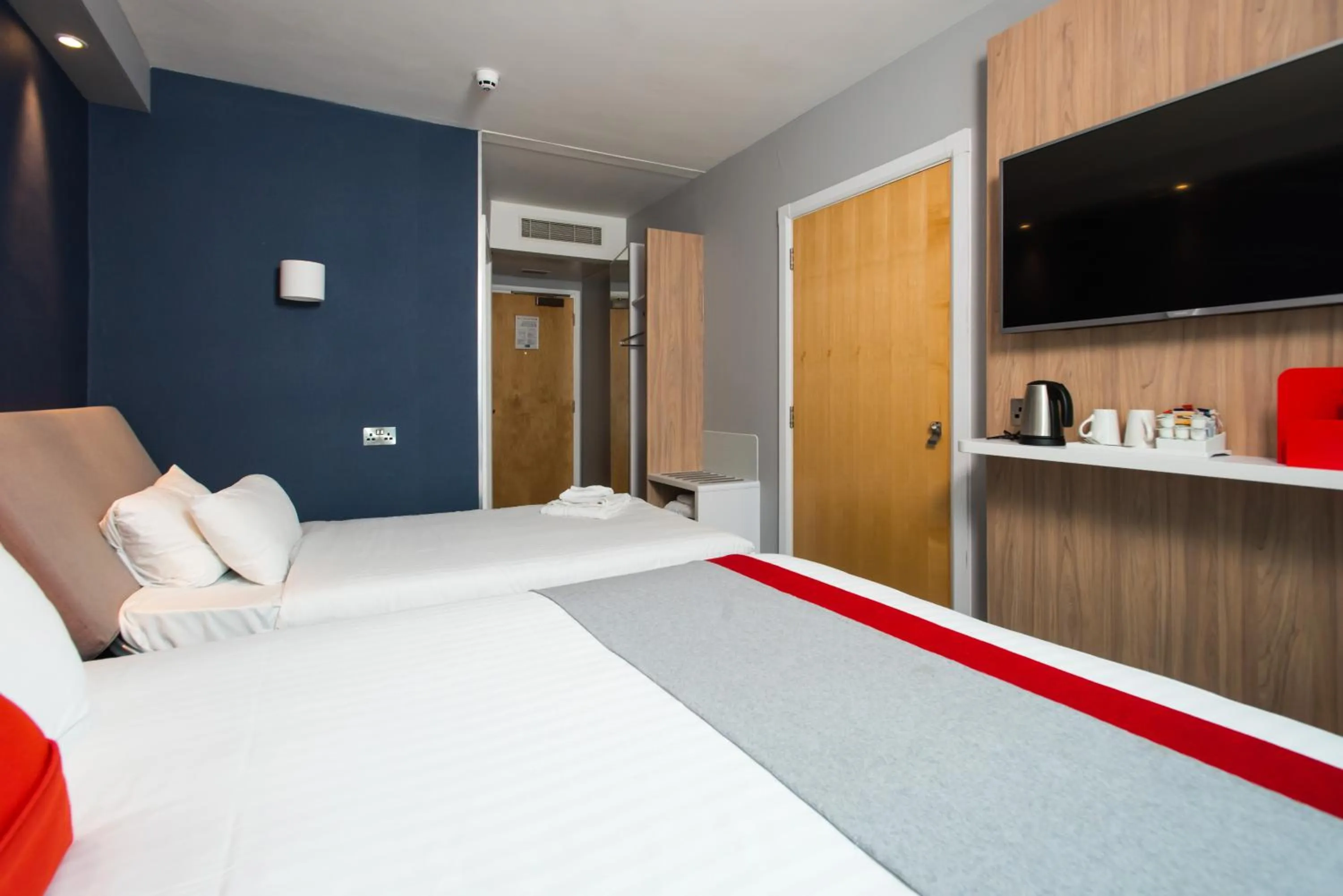 Standard Double Room with Single Sofa Bed and Free Hot Breakfast in Holiday Inn Express Ramsgate – Minster by IHG