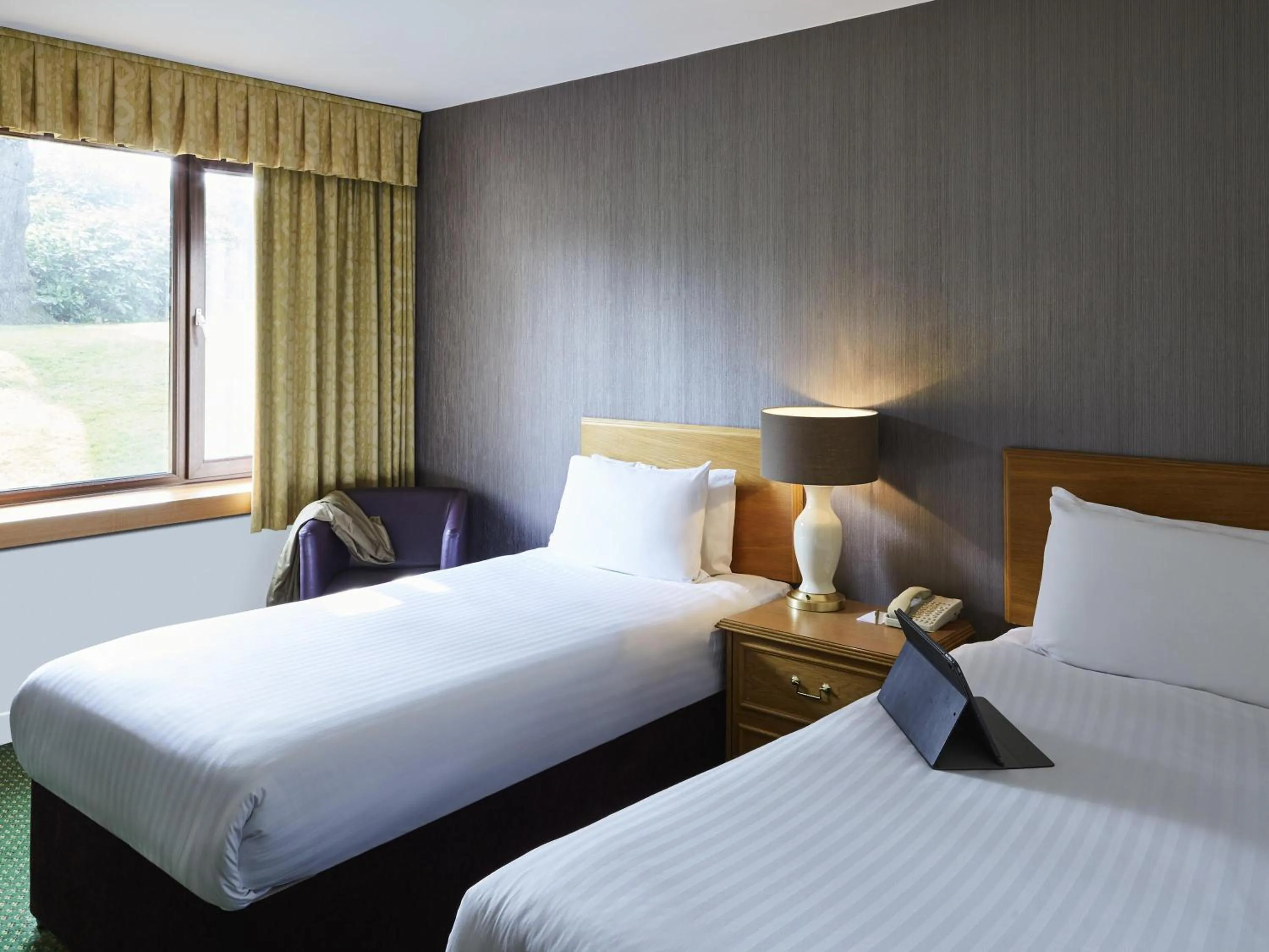 Classic Twin Room in Mercure Sheffield Kenwood Hall & Spa