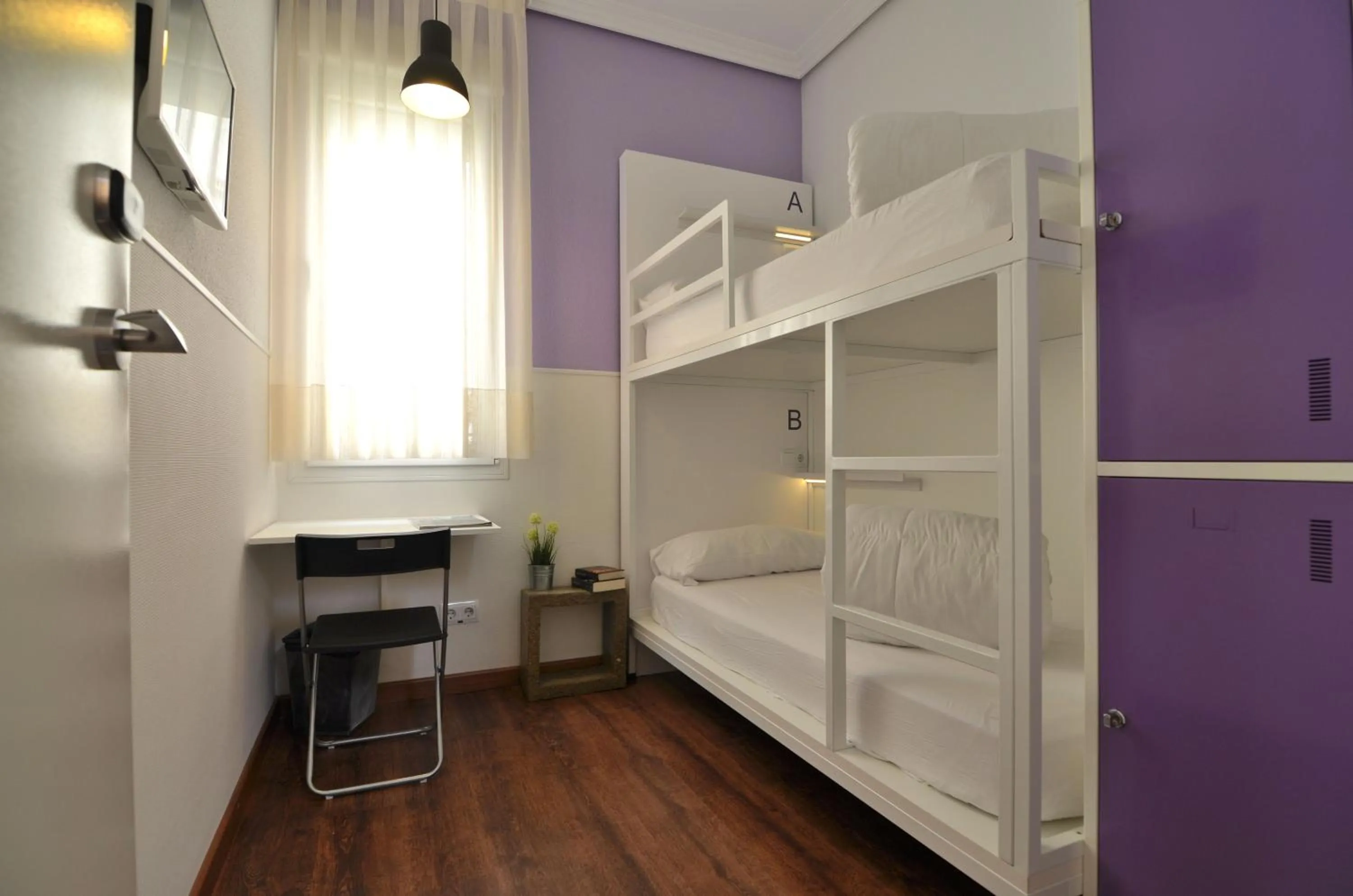 Economy Twin Room with Shared Bathroom in Far Home Atocha