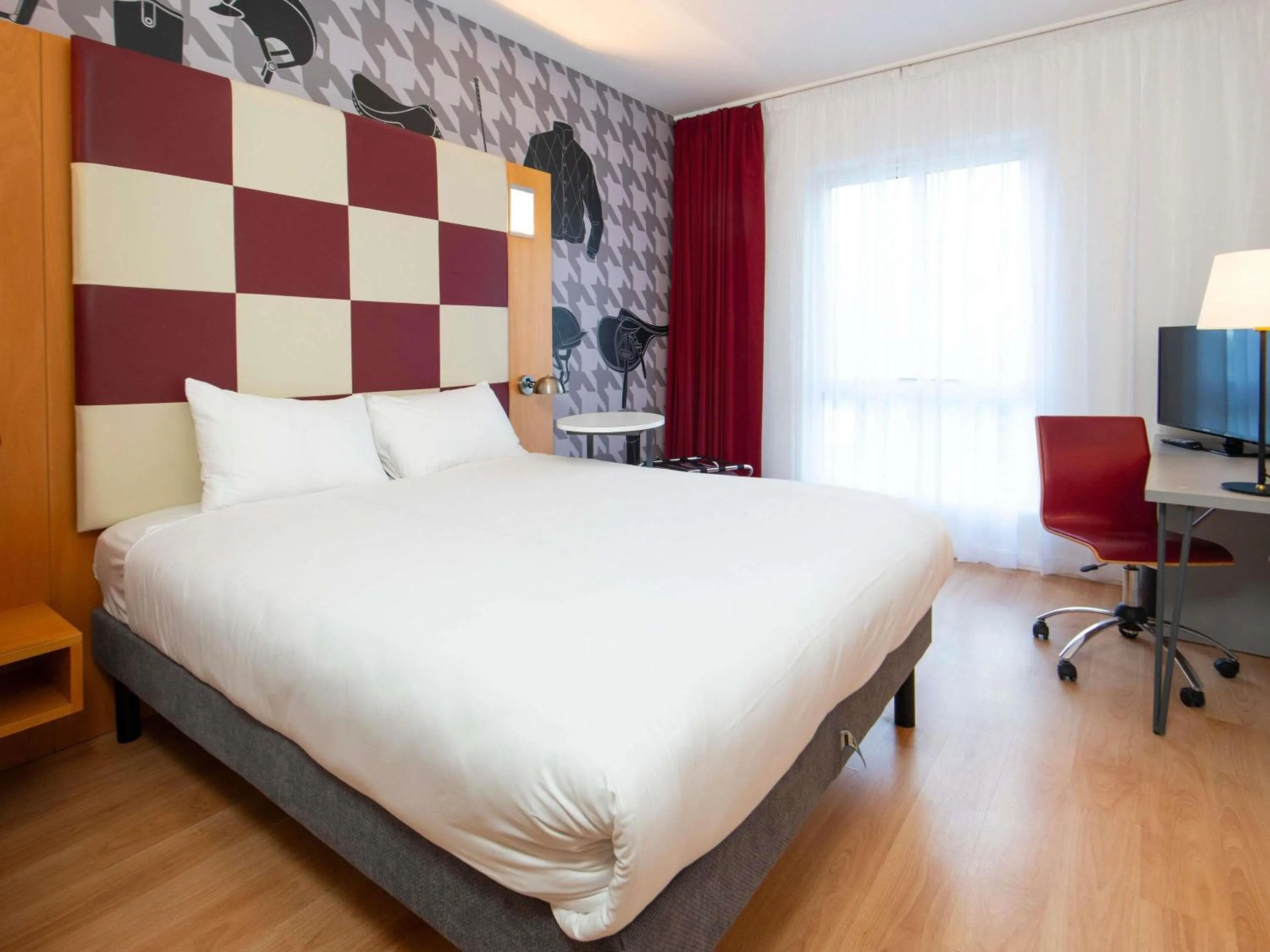 Queen Room in ibis Styles Haydock