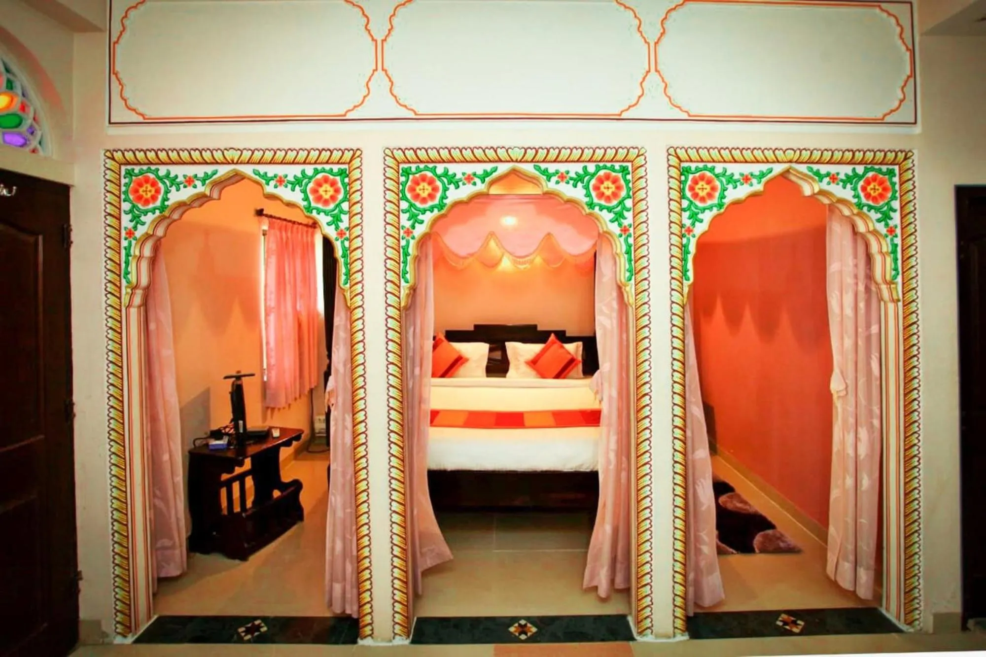 King Room with Balcony in Hotel Moon Light Palace