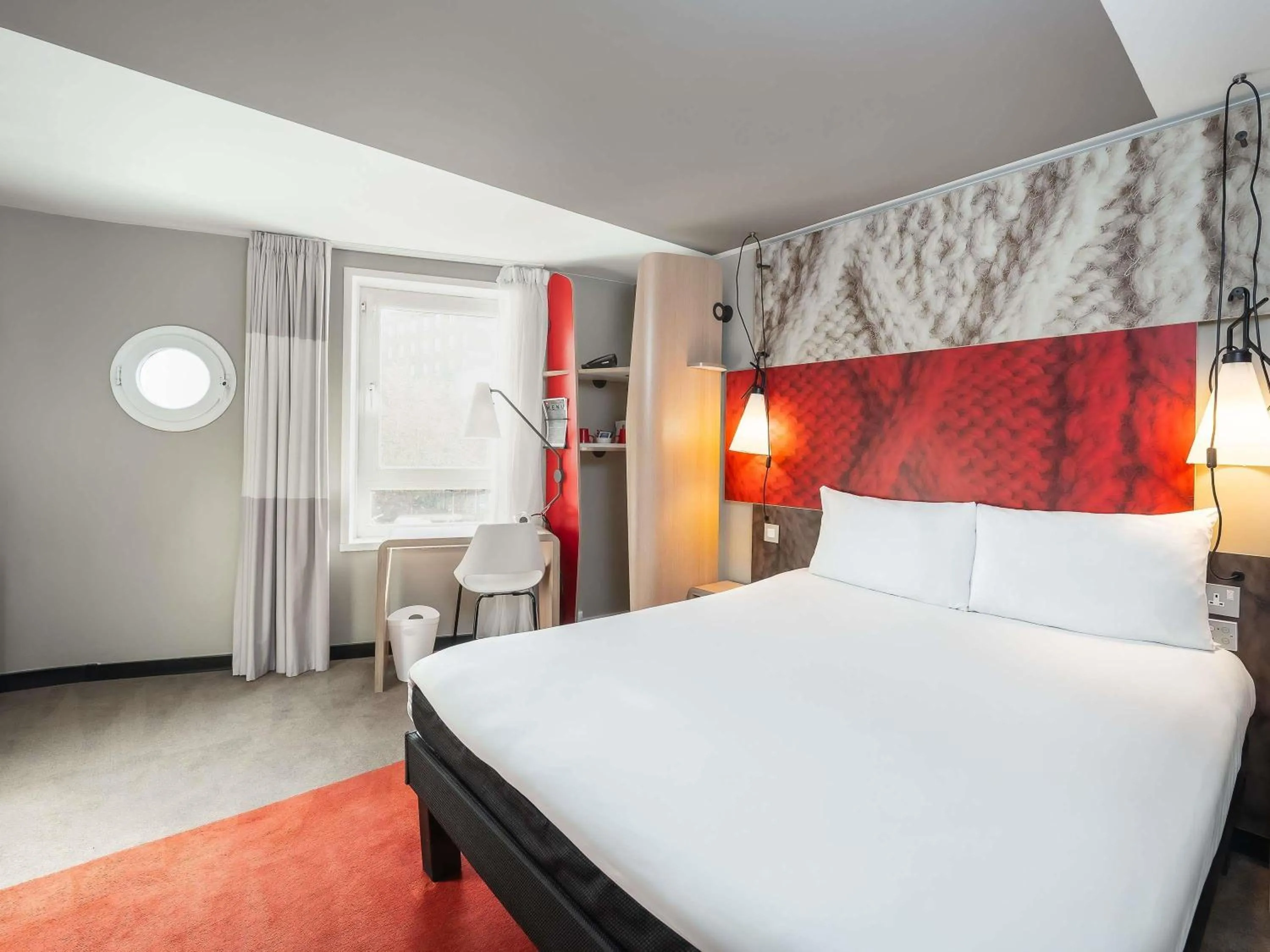 Double SweetRoom in ibis Portsmouth