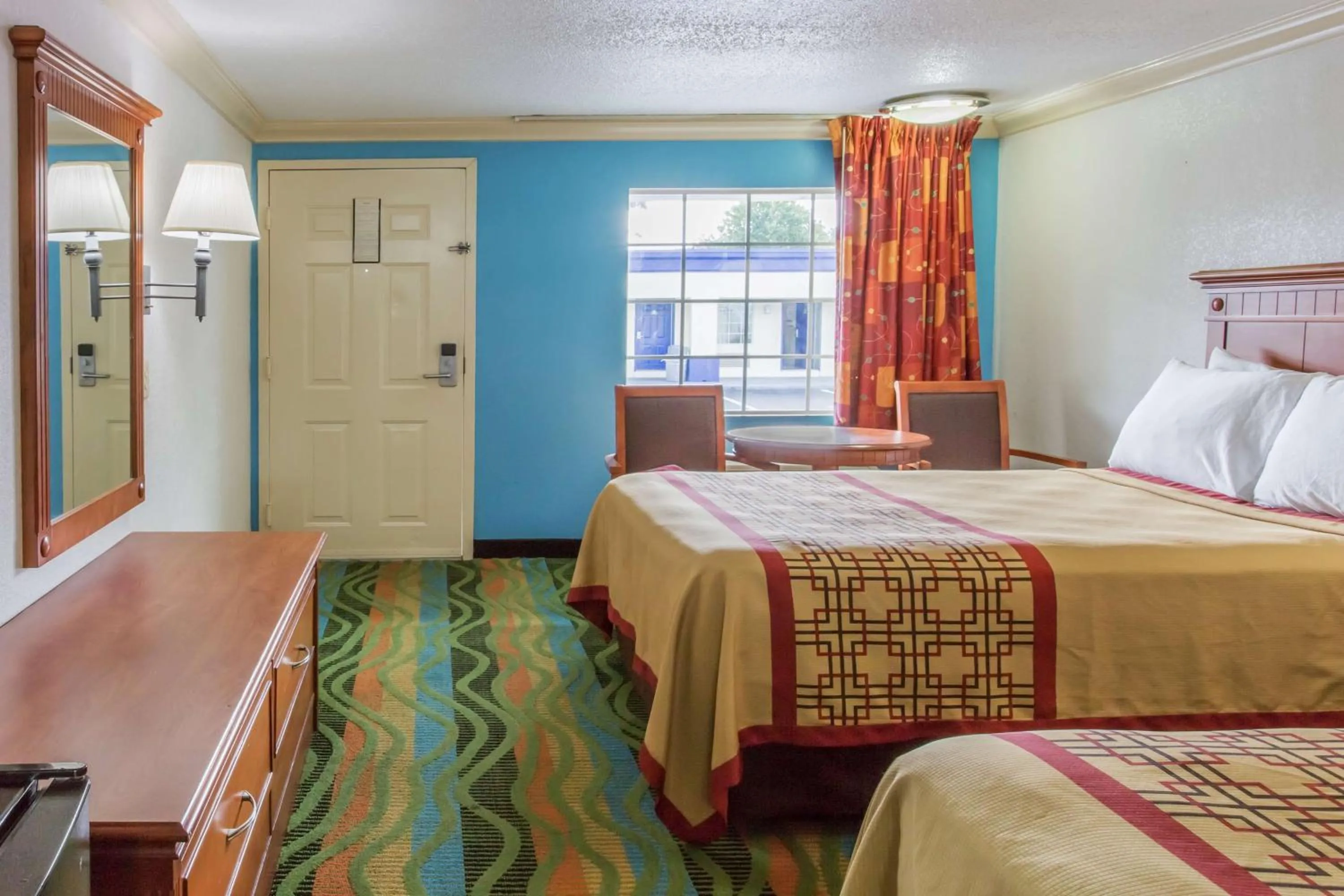 Room with Two Double Beds - Smoking in Days Inn by Wyndham Virginia Beach Town Center