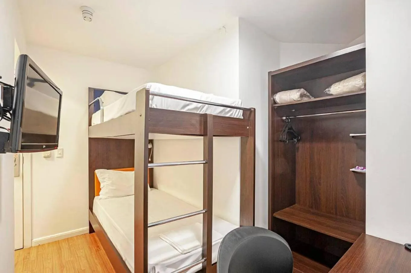 Twin Room Bunk Bed in Camboriu Express