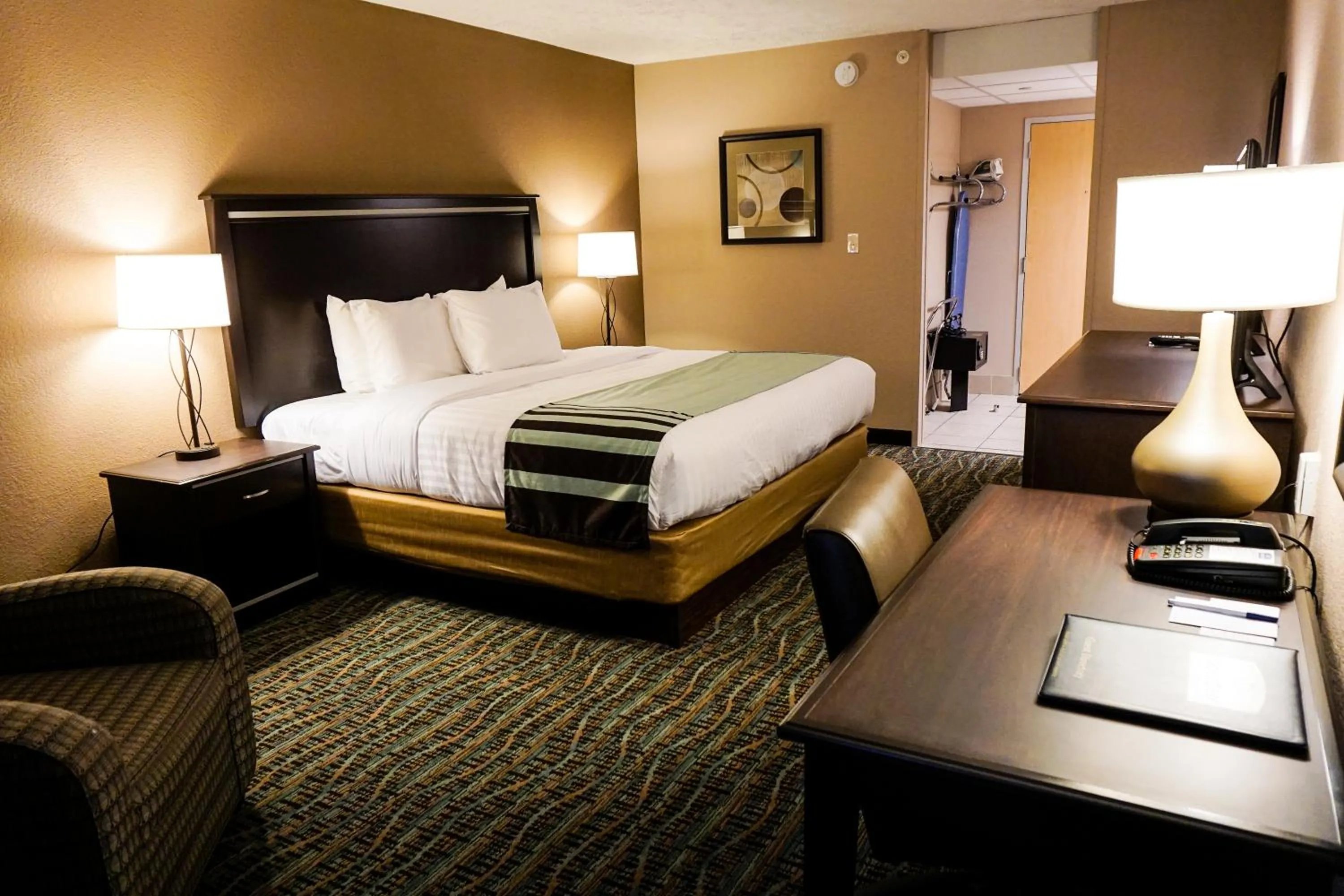 Executive King Room in Boarders Inn & Suites by Cobblestone Hotels - Grand Island