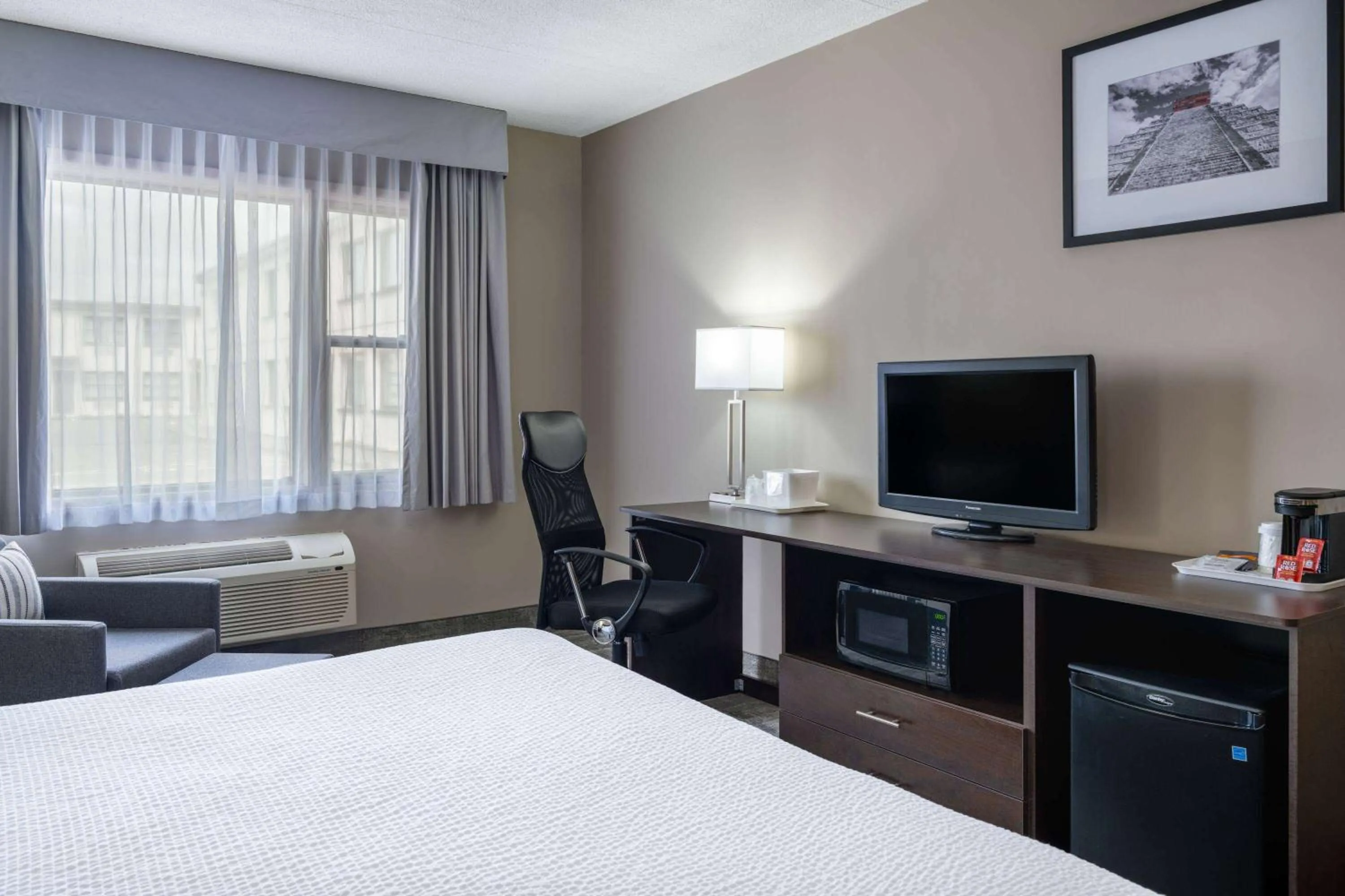 Luxury King Suite - Non-Smoking in Ramada by Wyndham Thunder Bay Airlane Hotel