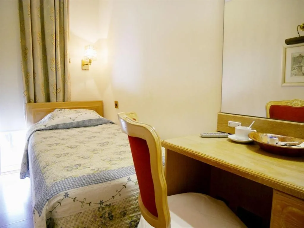 Standard Single Room in The Gresham Hotel