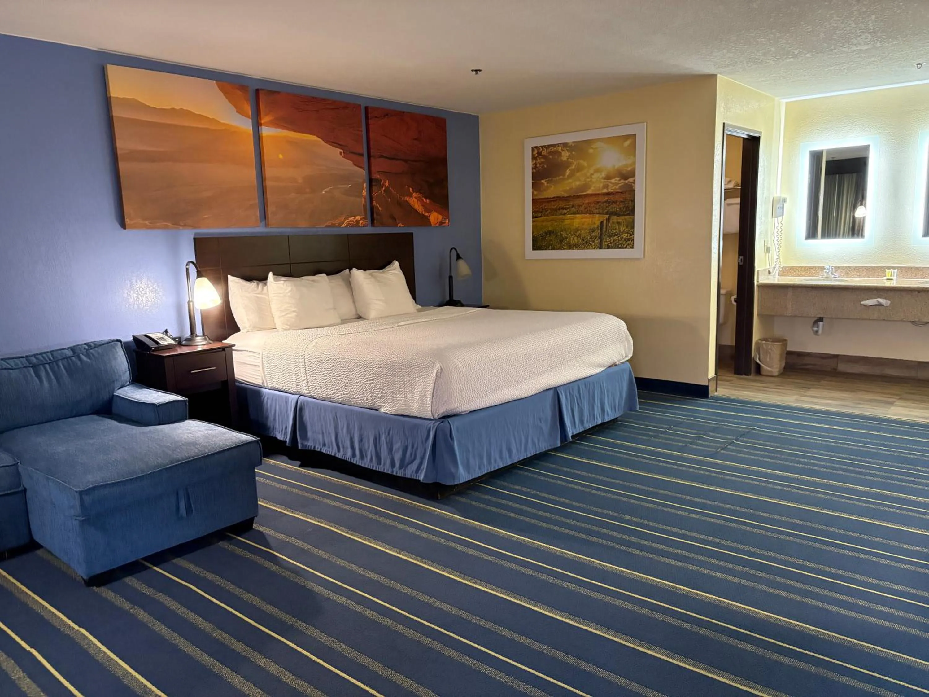 King Studio Suite - Non-Smoking in Days Inn by Wyndham Holbrook