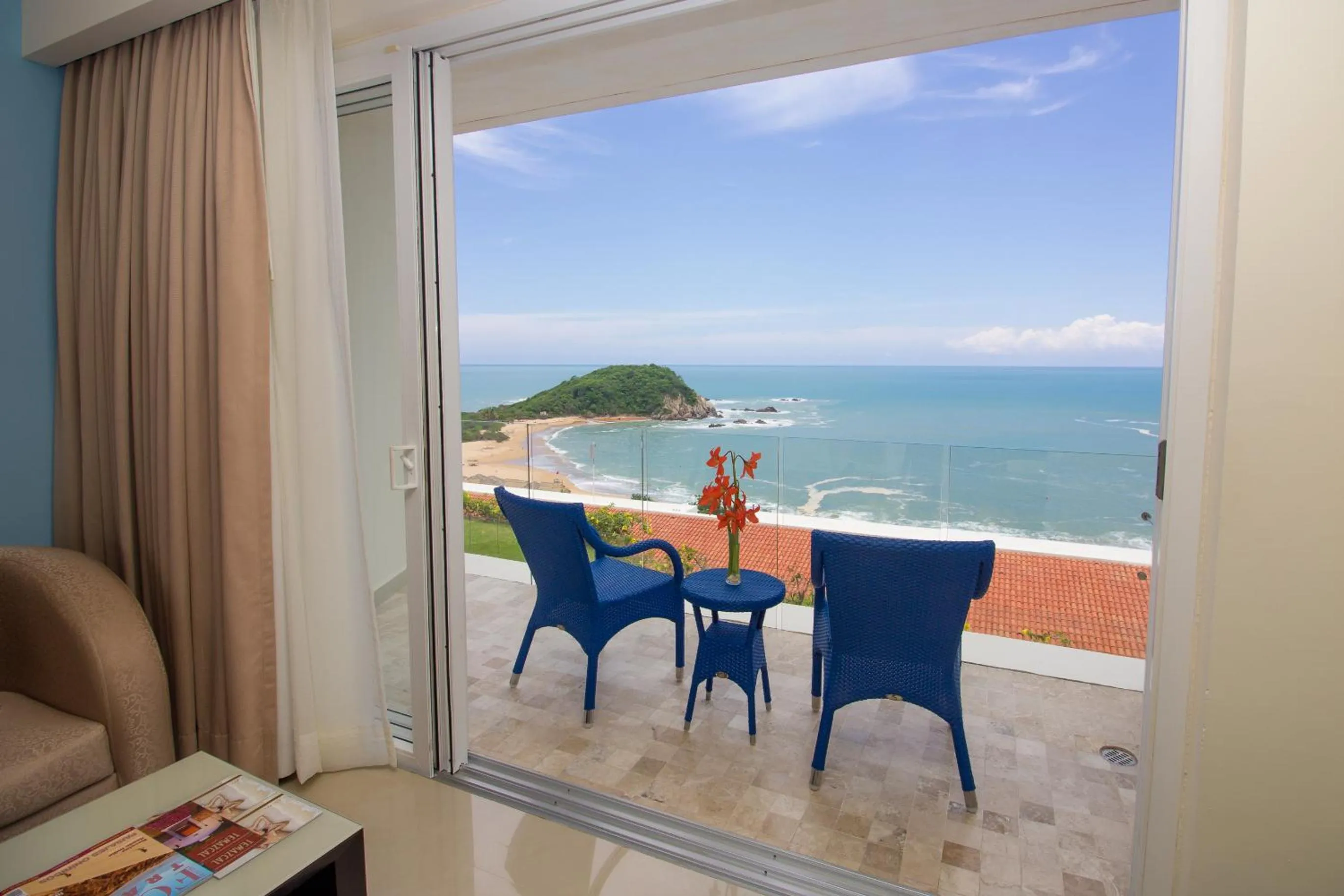Junior Suite Ocean Front - single occupancy in Secrets Huatulco Resort & Spa