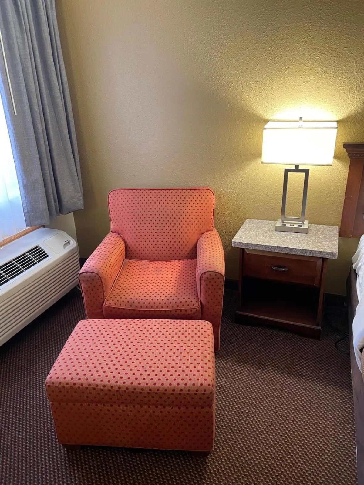 King Room - Disability Access in Clarion Inn I-94 near Expo Center