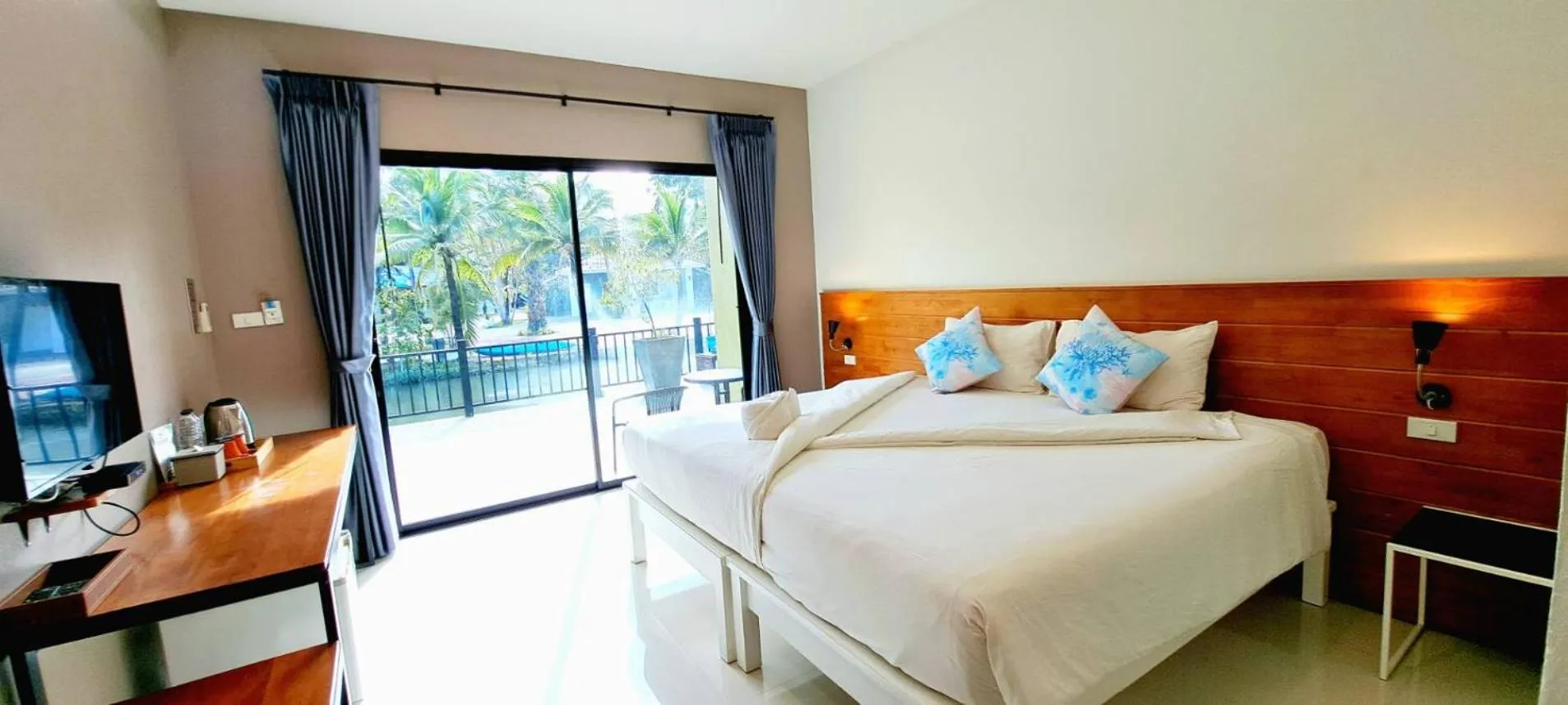 Deluxe Twin Room in Saithong Resort