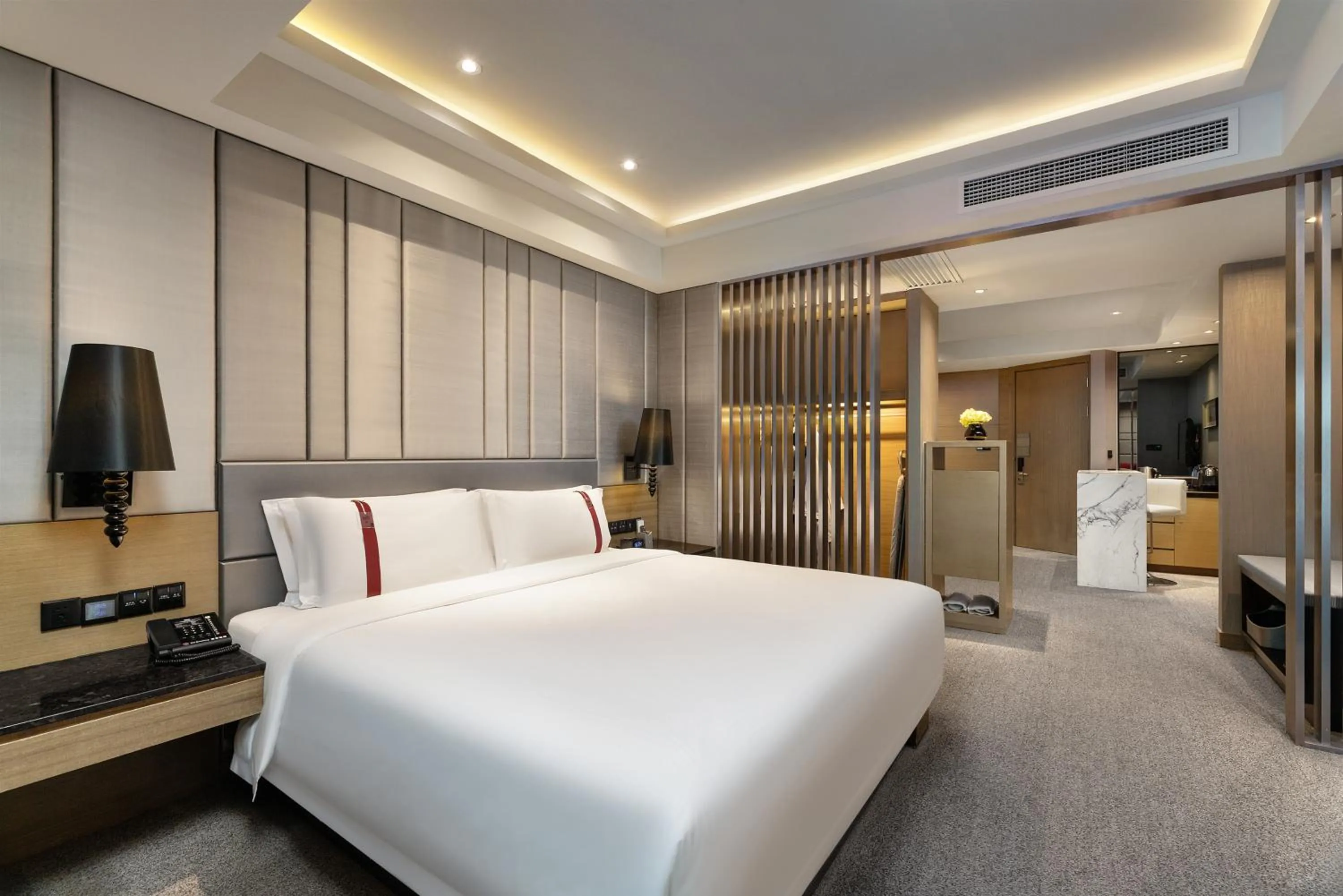 G50 Deluxe King Room in Rhombus Park Aura Chengdu Hotel