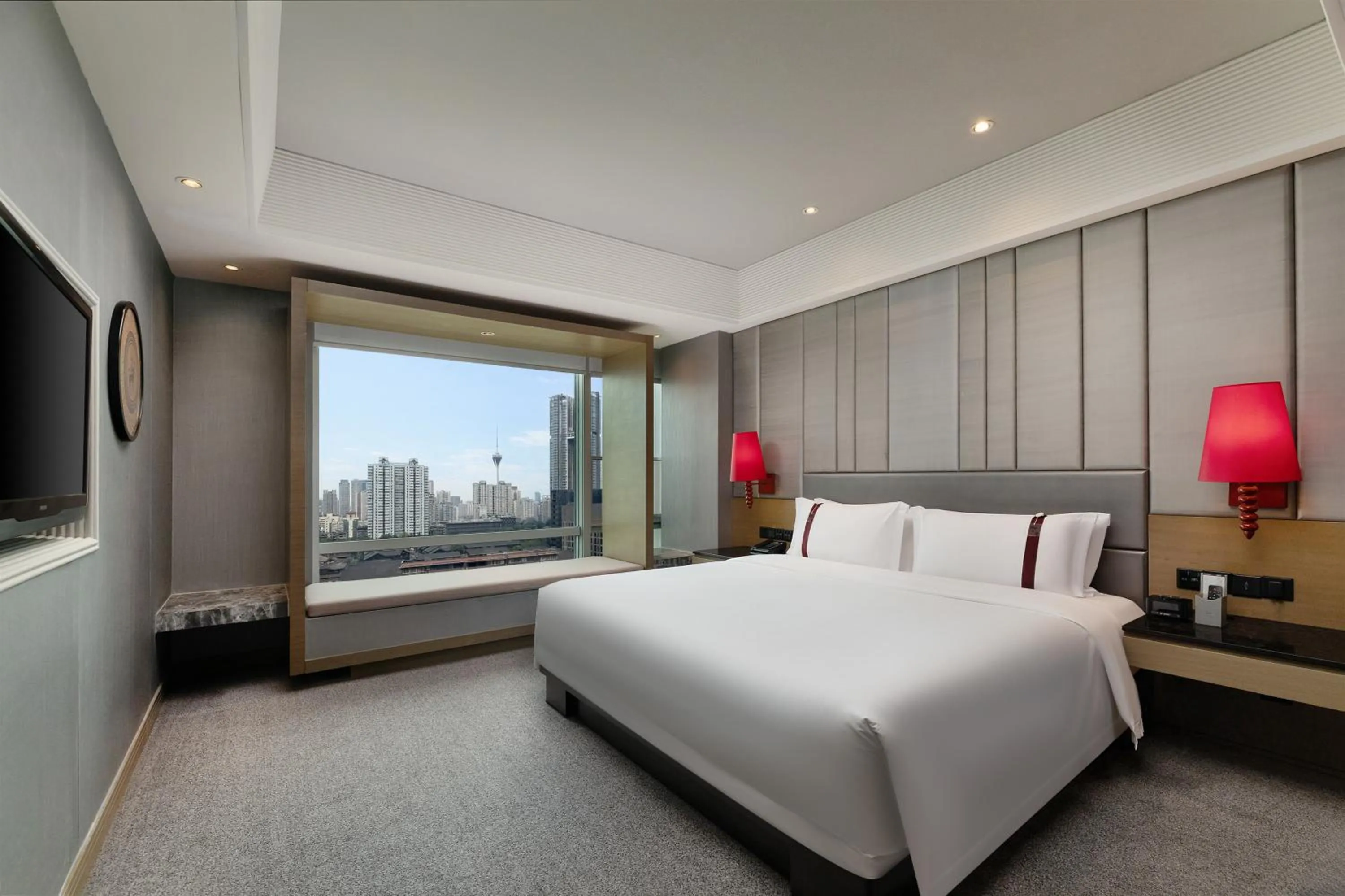 G60 Deluxe King Suite in Rhombus Park Aura Chengdu Hotel