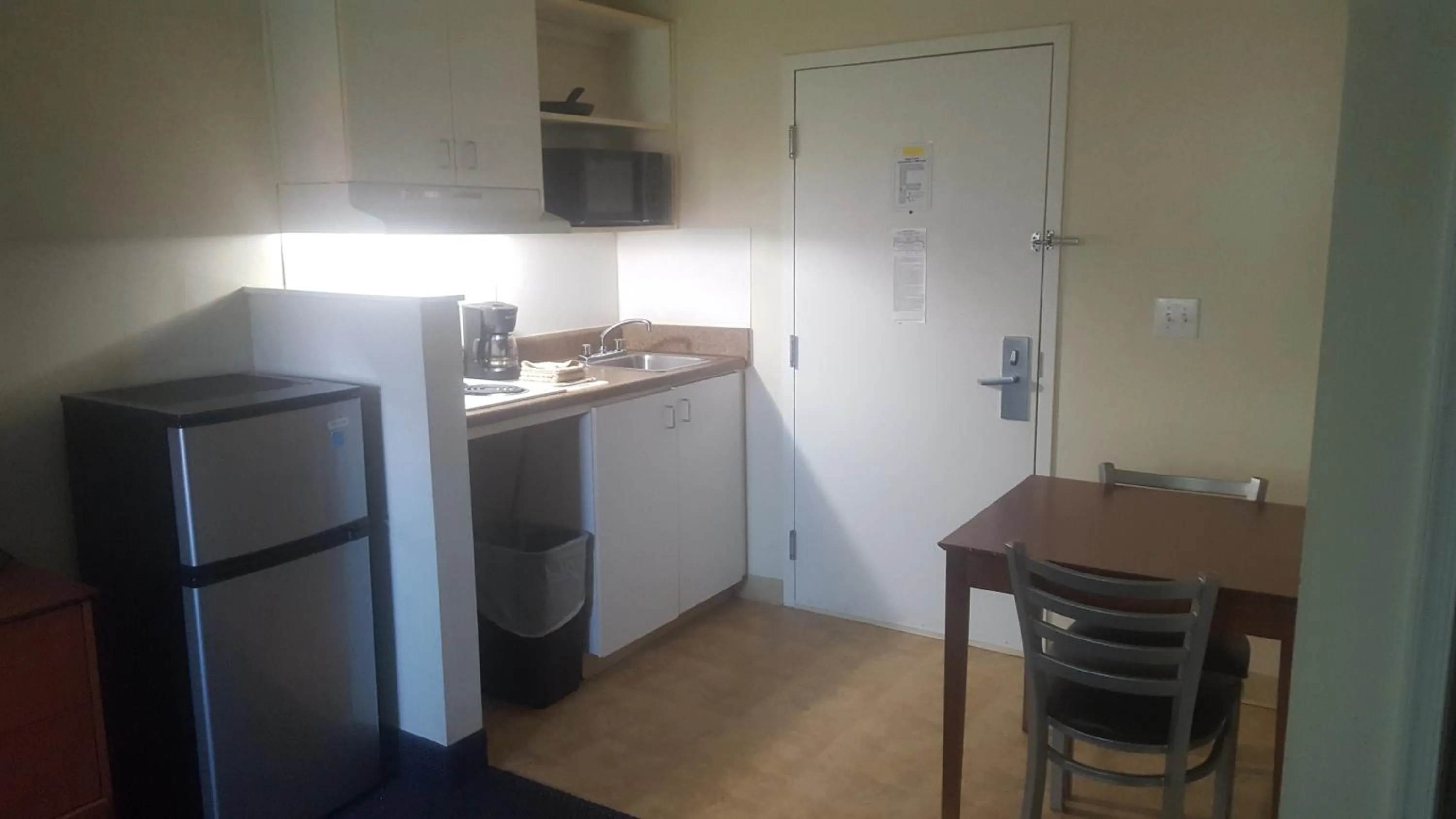 King Room - Smoking  in Studio 6-Richmond, VA - I-64 West