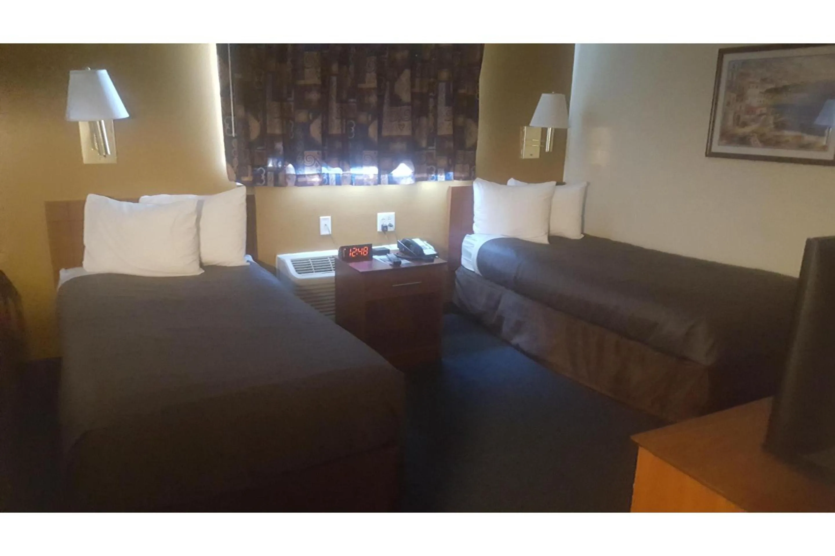 Quadruple Room - Smoking in Studio 6-Richmond, VA - I-64 West