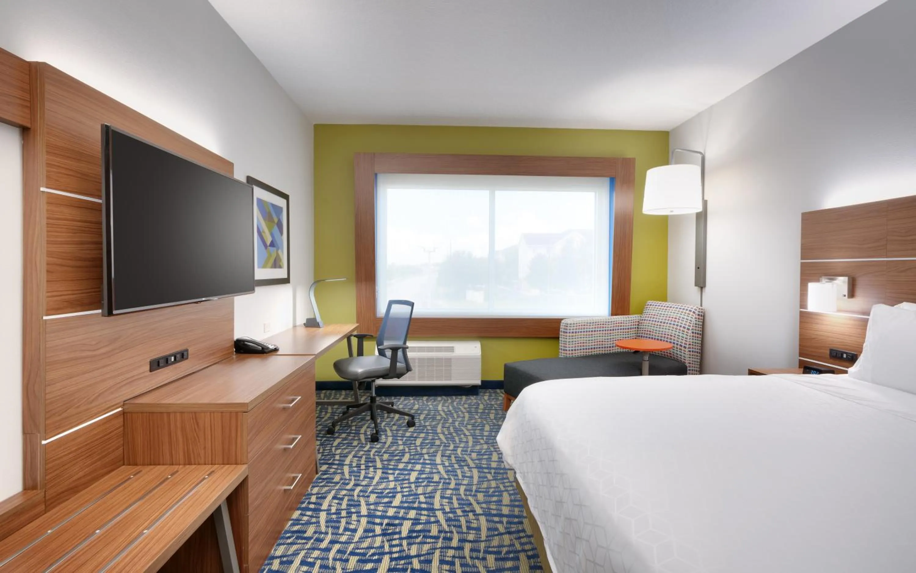 Standard King Room in Holiday Inn Express & Suites - Gainesville I-75 by IHG
