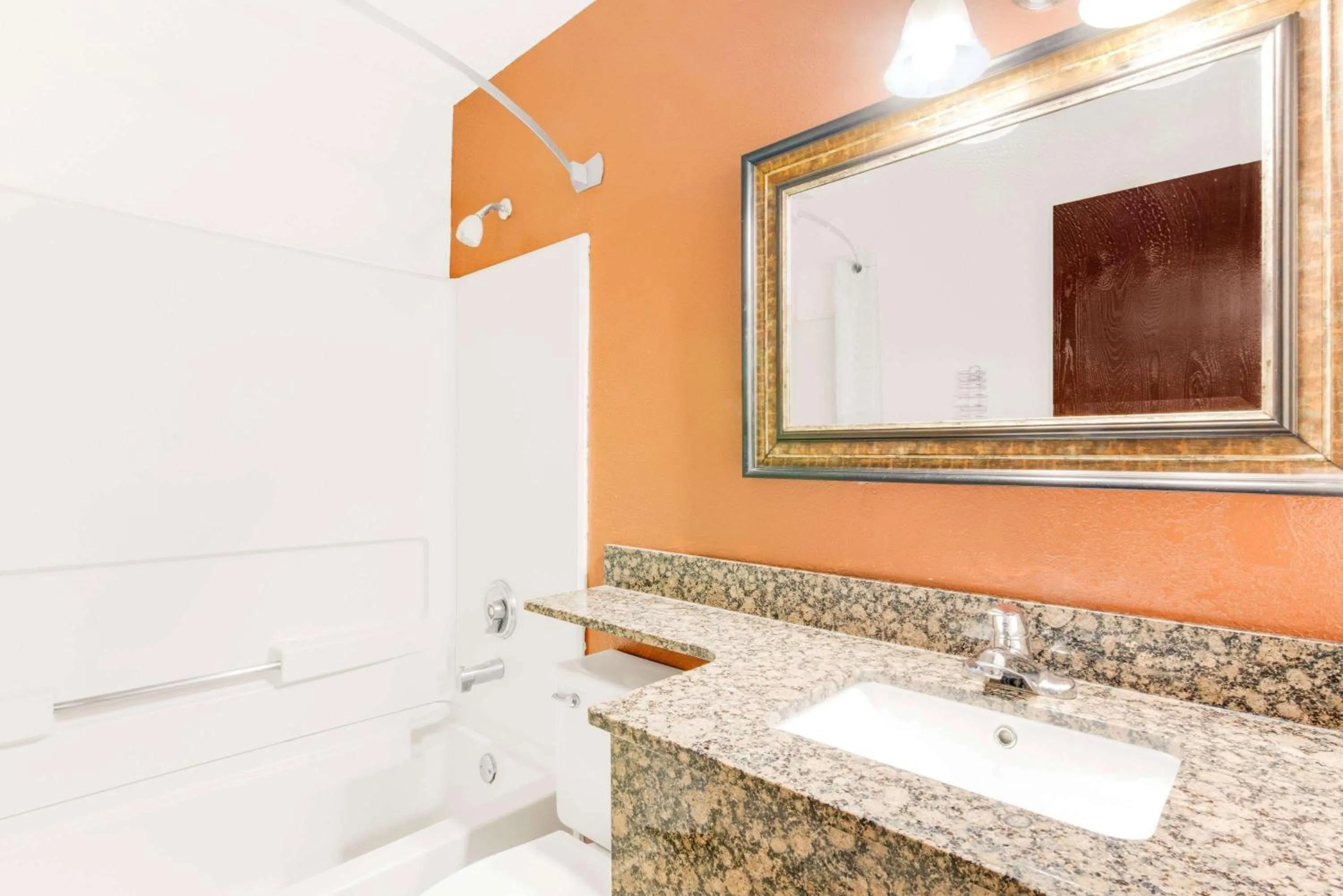 Standard Twin Room - Smoking in Super 8 by Wyndham Hagerstown I-70