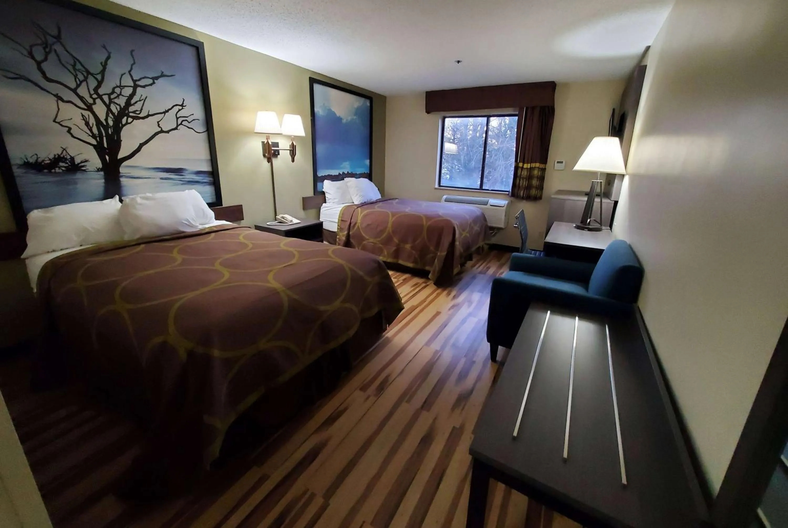 Double Room with Two Double Beds - Smoking in Super 8 by Wyndham Hagerstown I-70