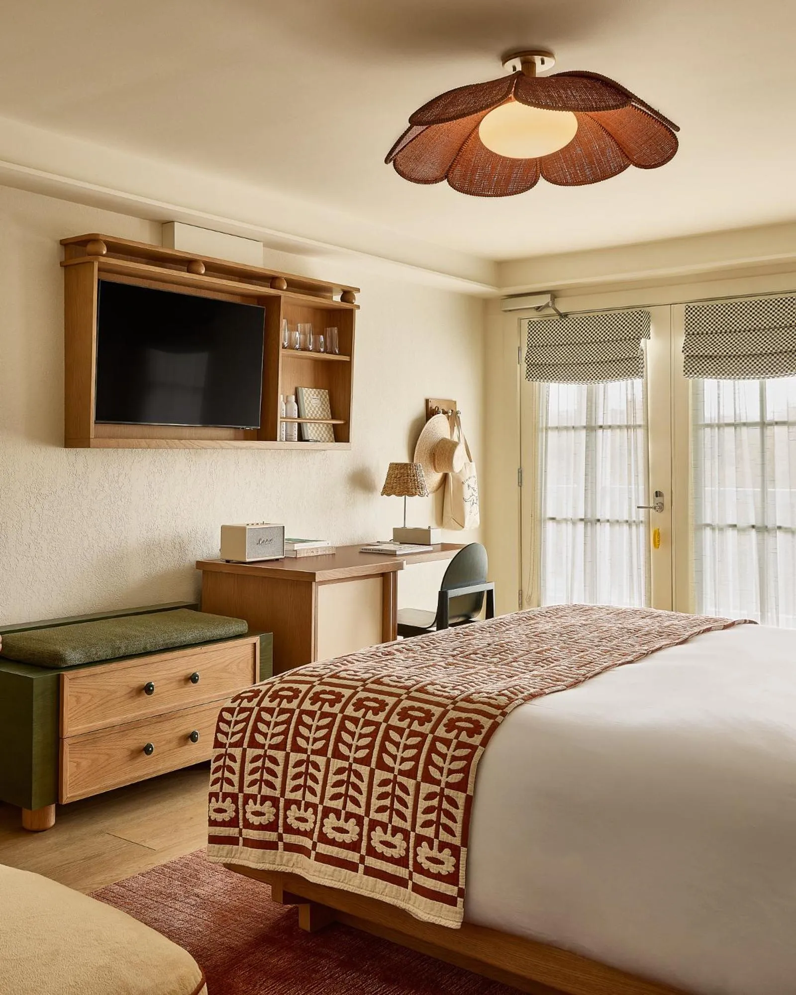  Cliffside King in Beachside on Nantucket