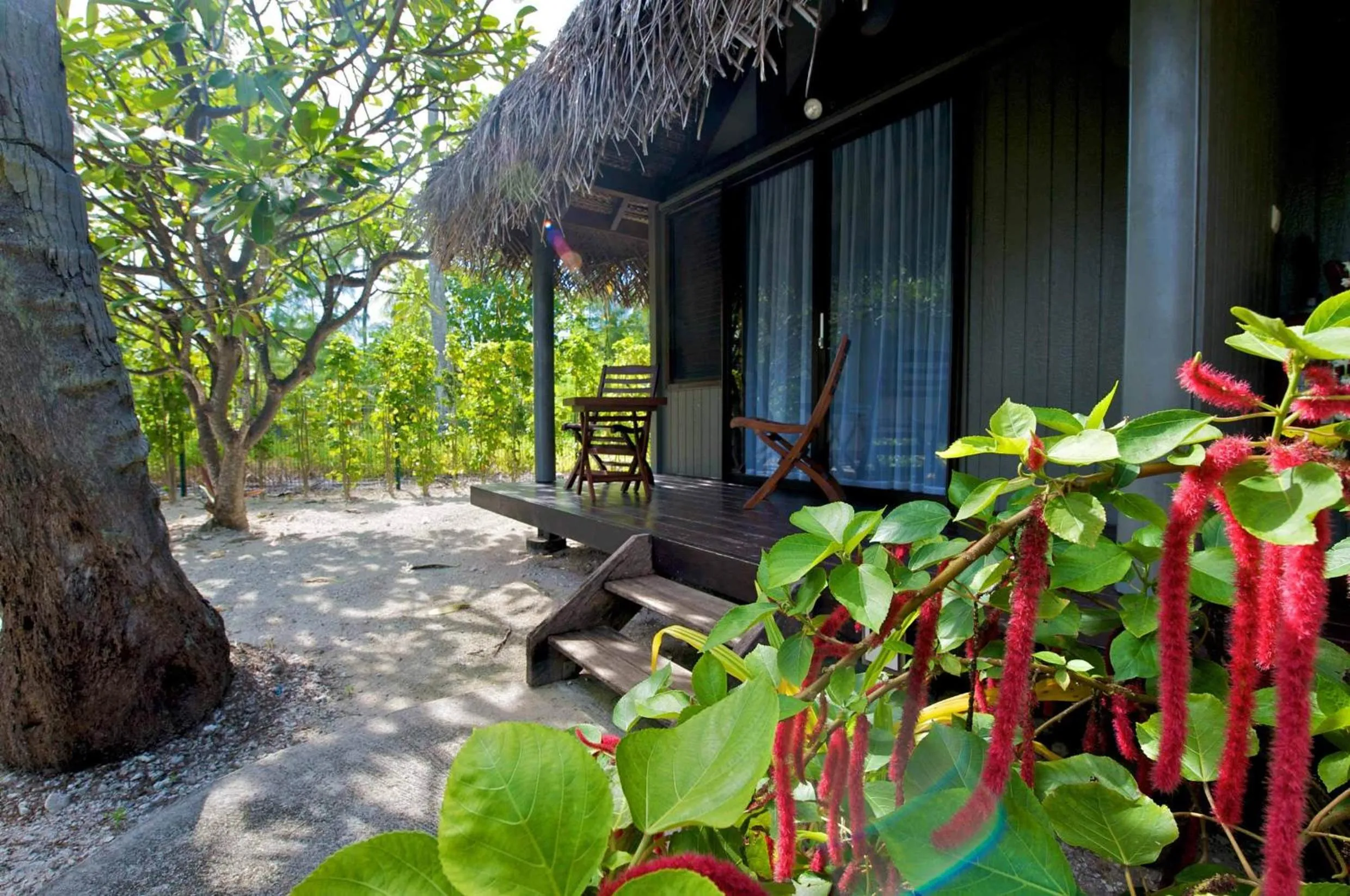 Large Bungalow with Garden View in Maitai Rangiroa