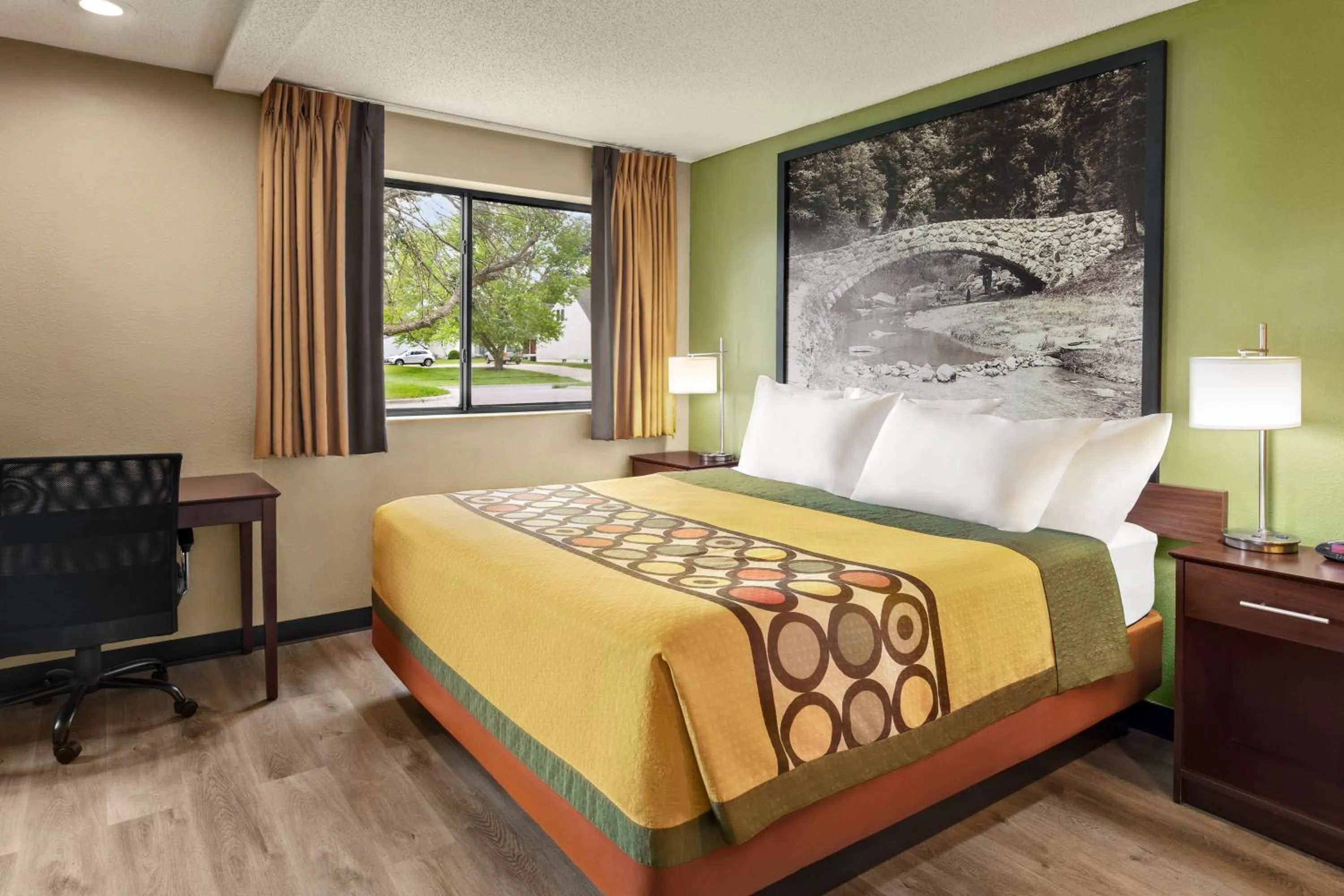 King Suite - Non-Smoking in Super 8 by Wyndham Ankeny/Des Moines Area