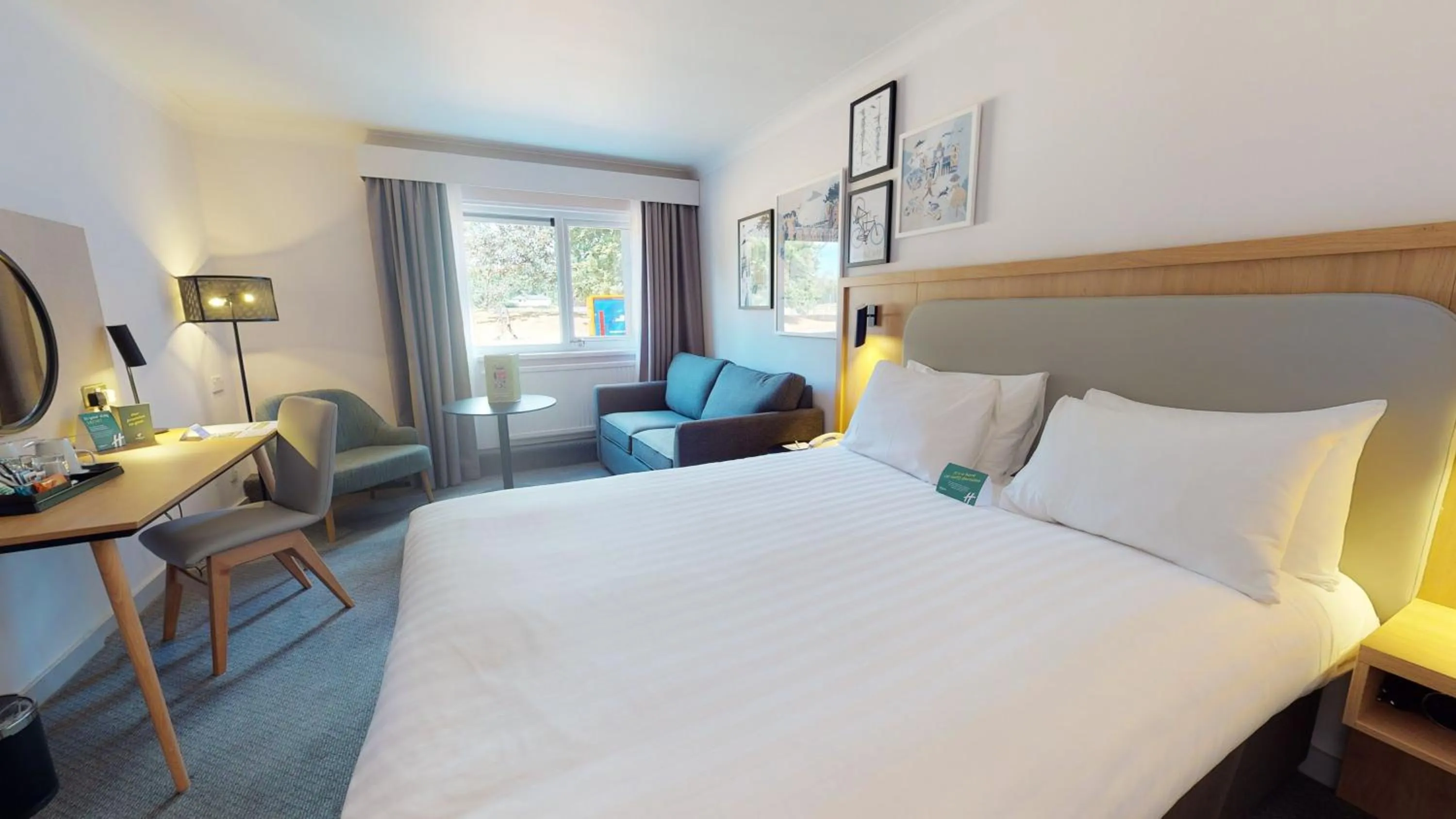 King Room with Sofa Bed in Holiday Inn Cambridge by IHG