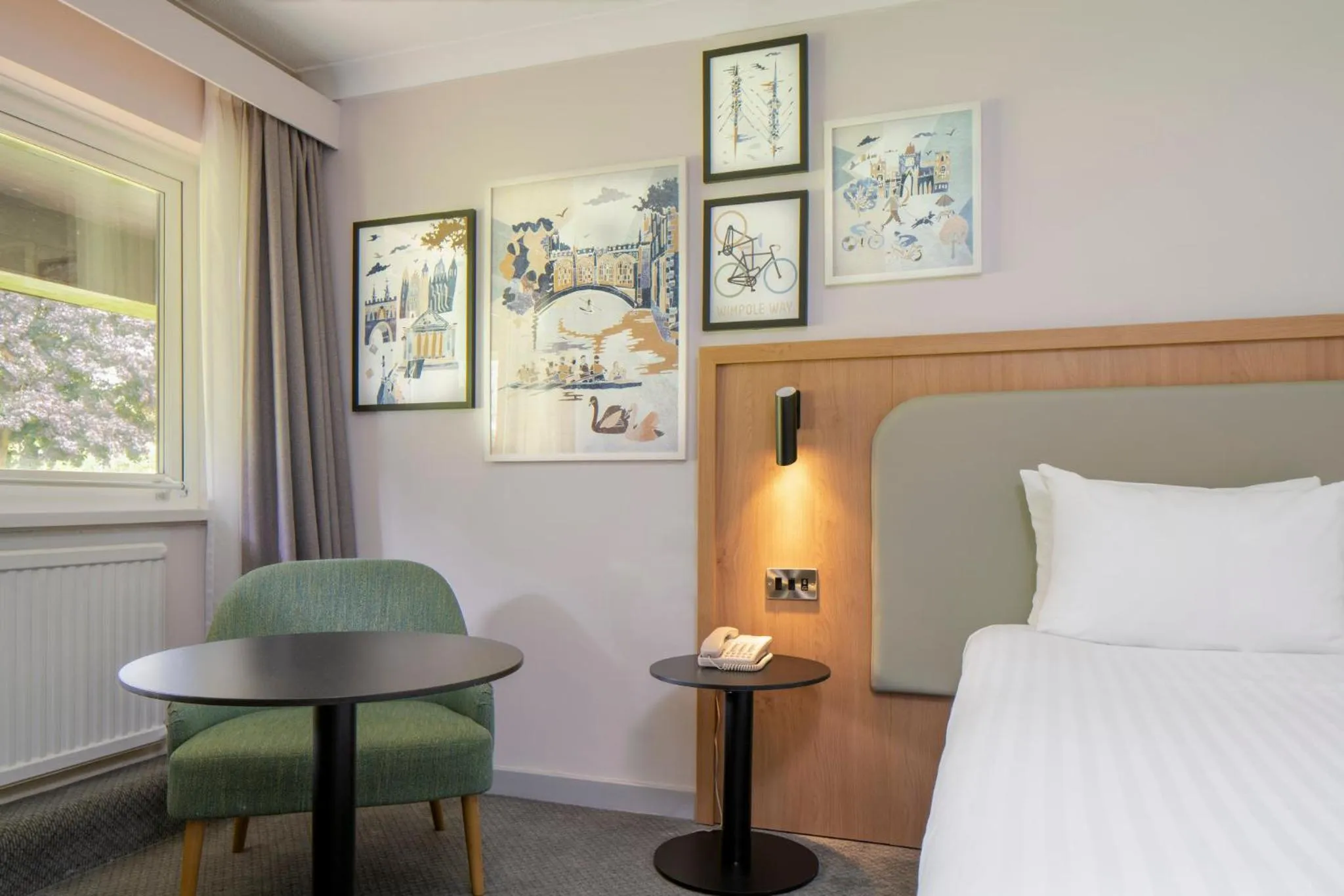 Standard King Room in Holiday Inn Cambridge by IHG