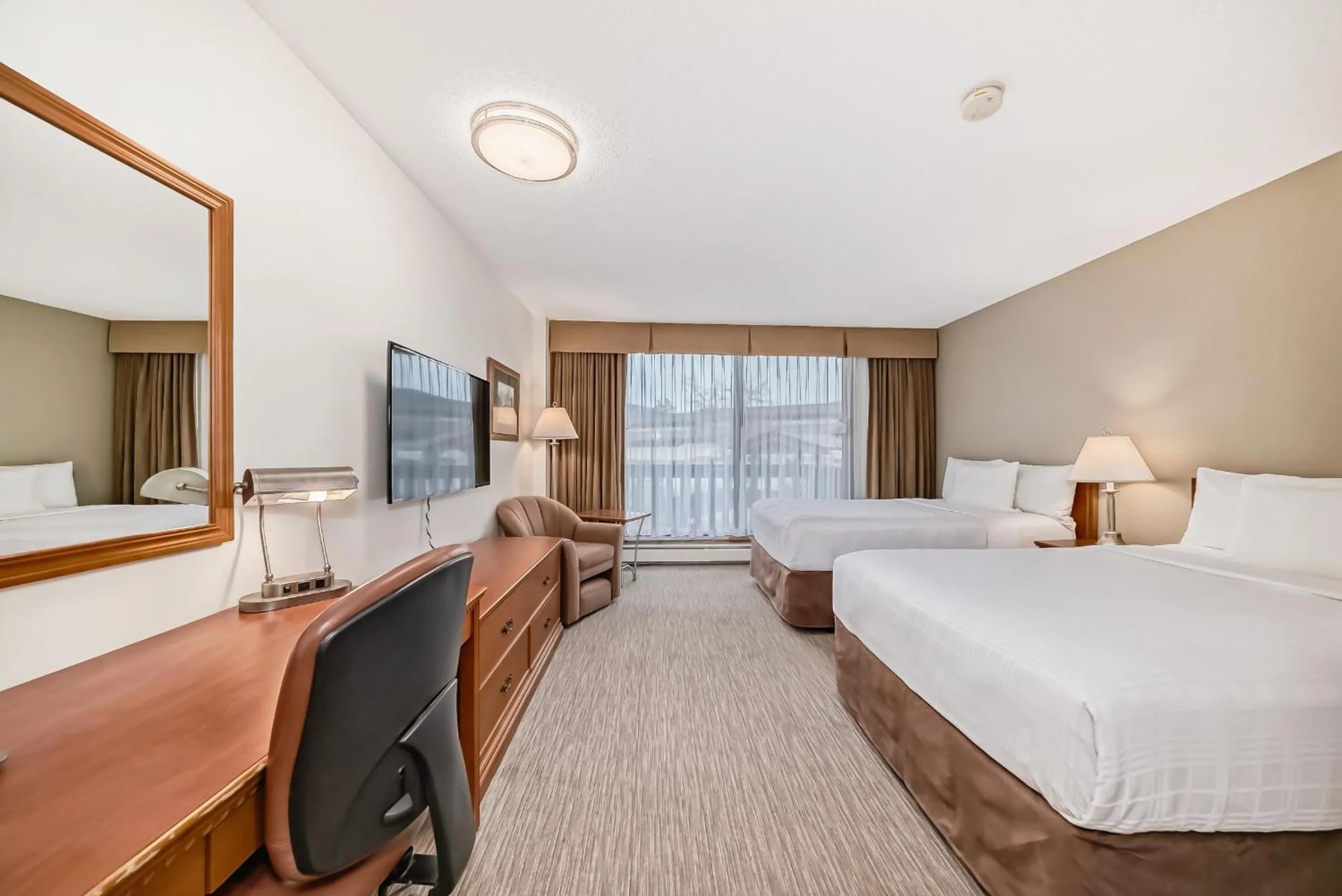 Double Room with Two Double Beds in Jasper Inn & Suites by INNhotels