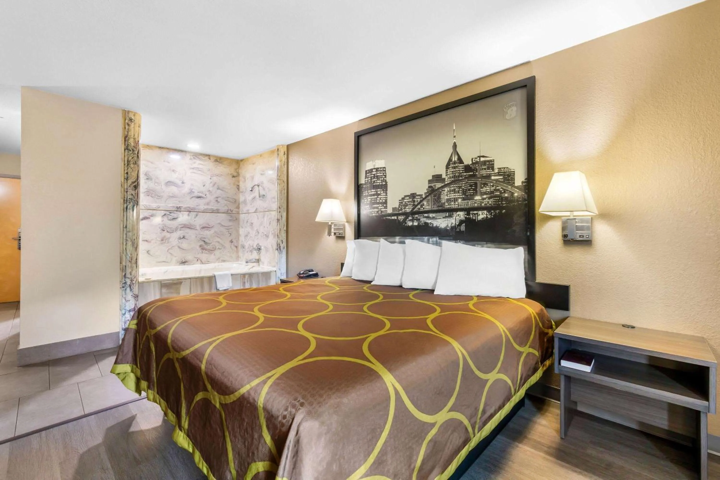 King Suite - Smoking in Super 8 by Wyndham Dickson