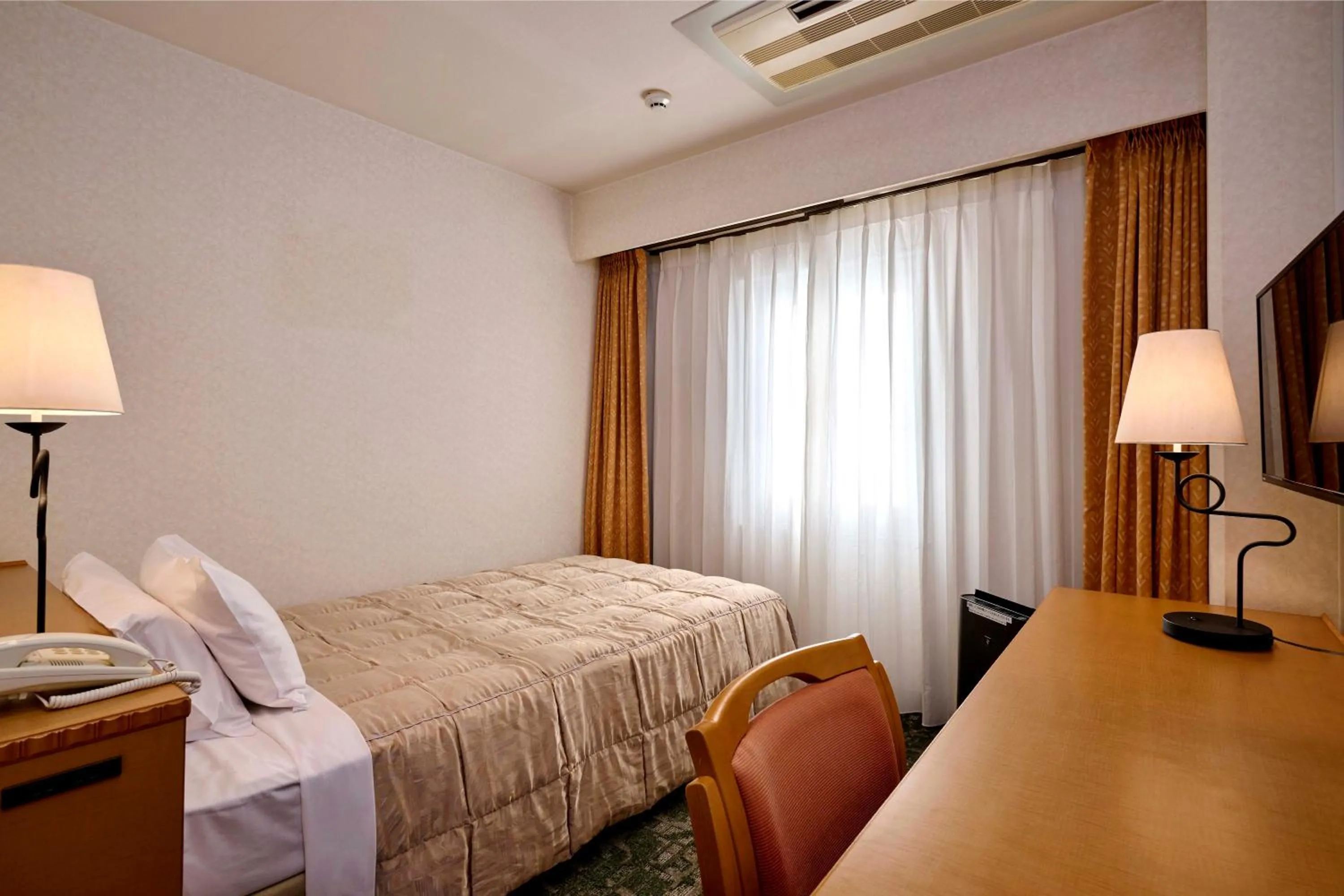 Single Room with City View - Non-Smoking in Kagoshima Sun Royal Hotel