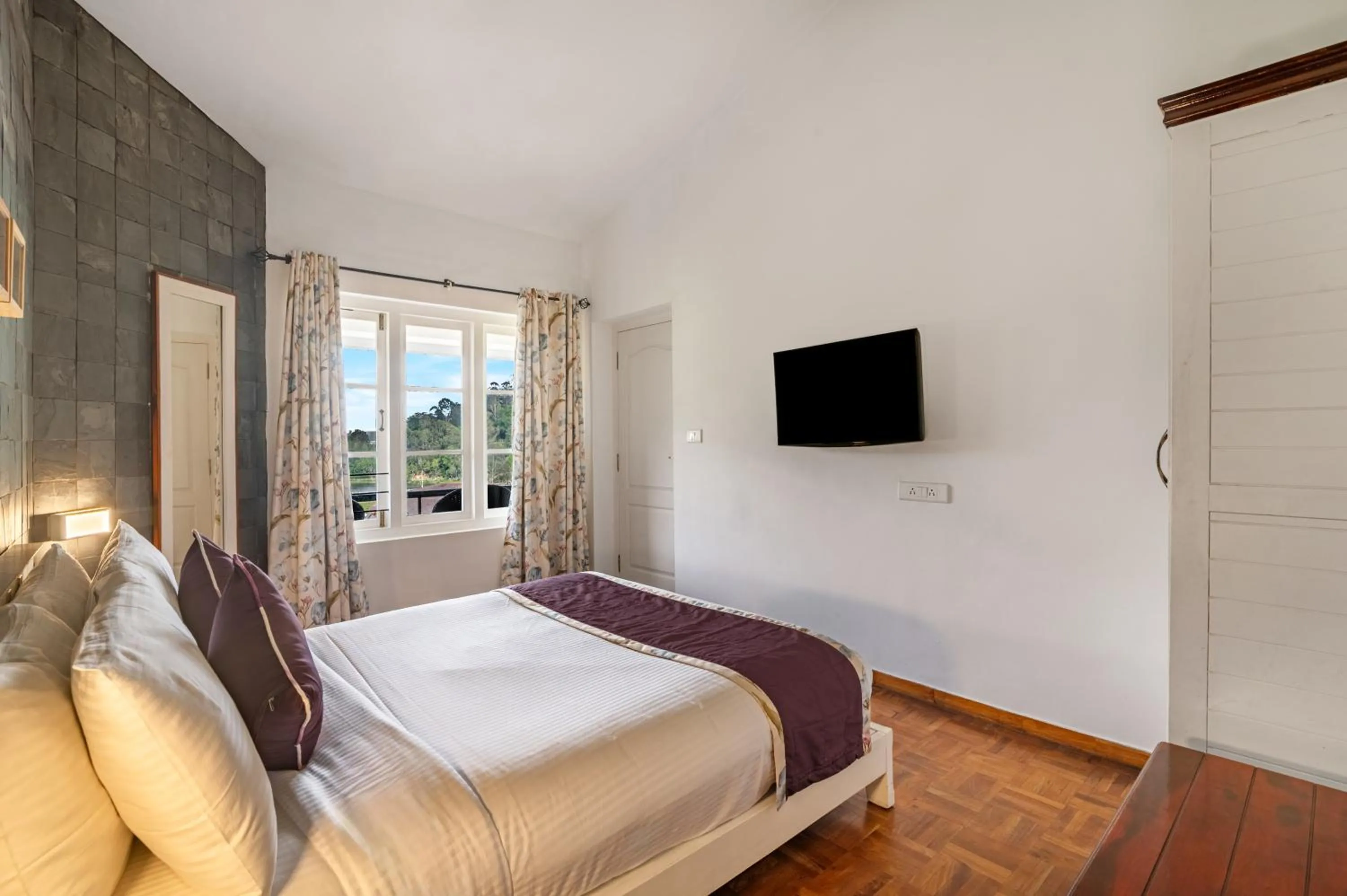 2 Bed Room Suite with Balcony and Lake View in Sterling Kodai Lake