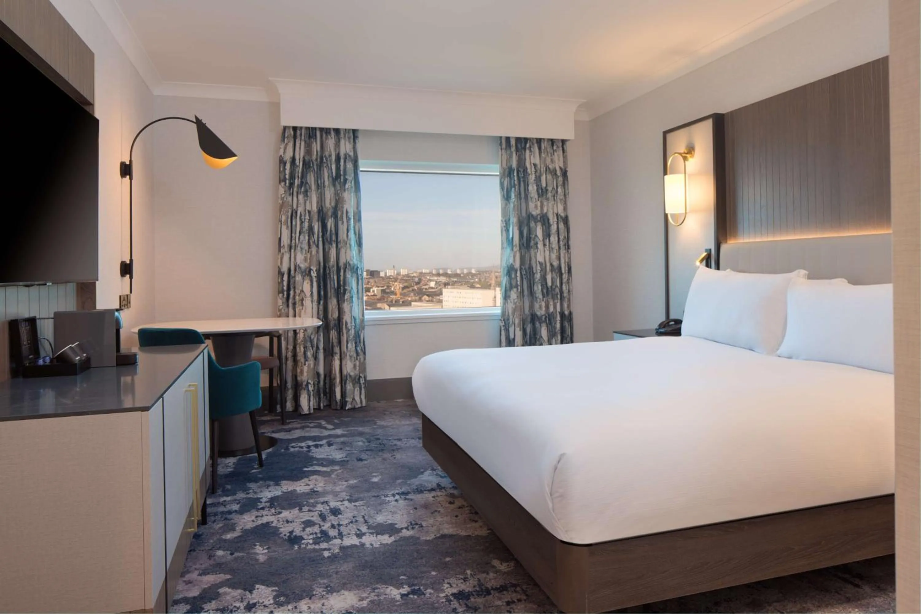 Deluxe King Room in Hilton Glasgow