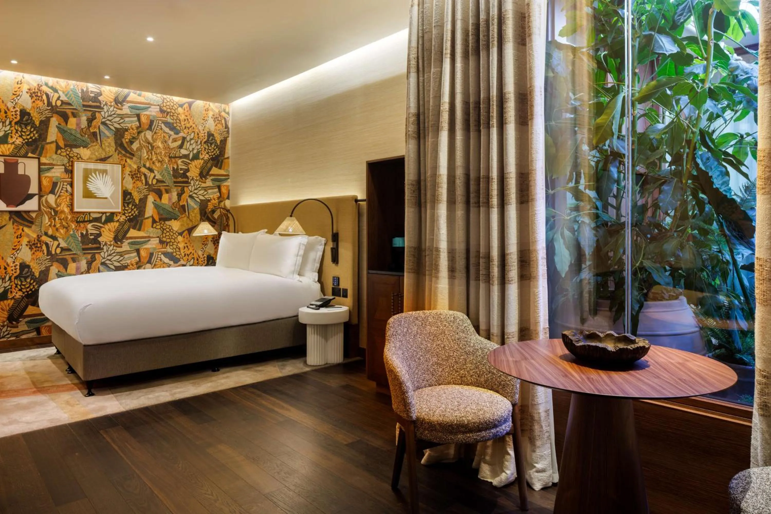 Spring Garden Suite in The Trafalgar St. James, London Curio collection by Hilton