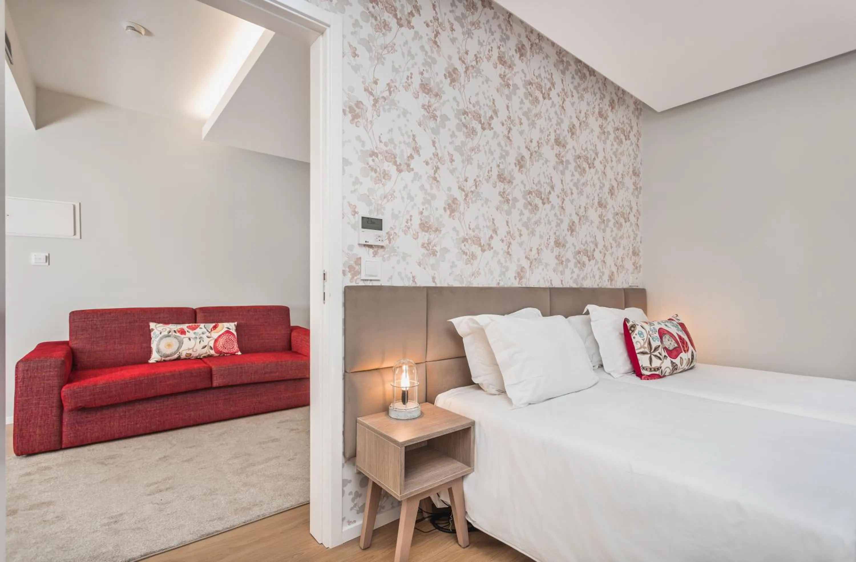 Suite in Essence Inn Marianos Hotel