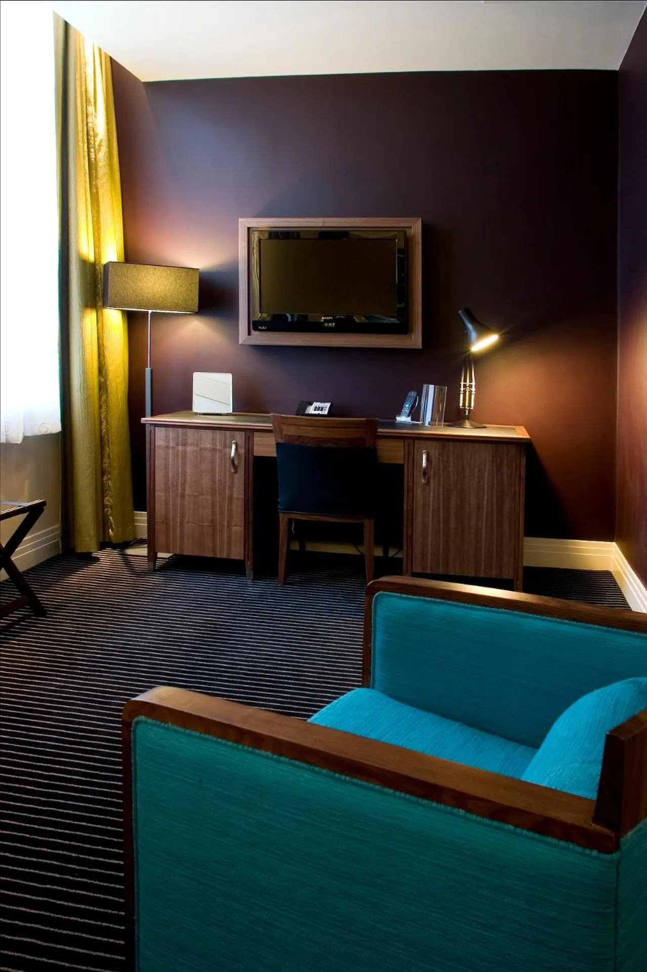 Deluxe Twin Room in Hard Days Night Hotel