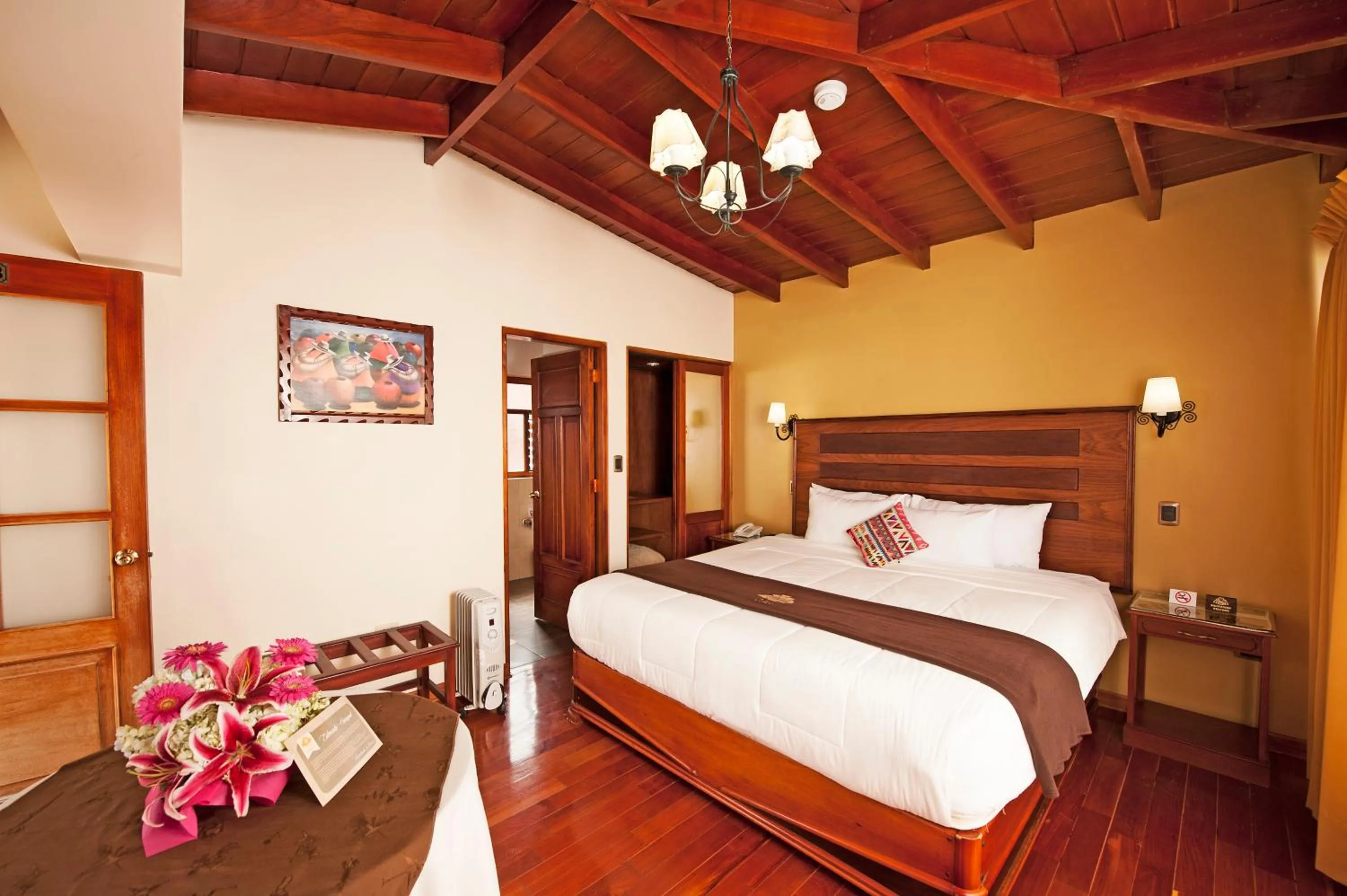 Deluxe Suite with Spa Bath in Hotel Mabey Urubamba