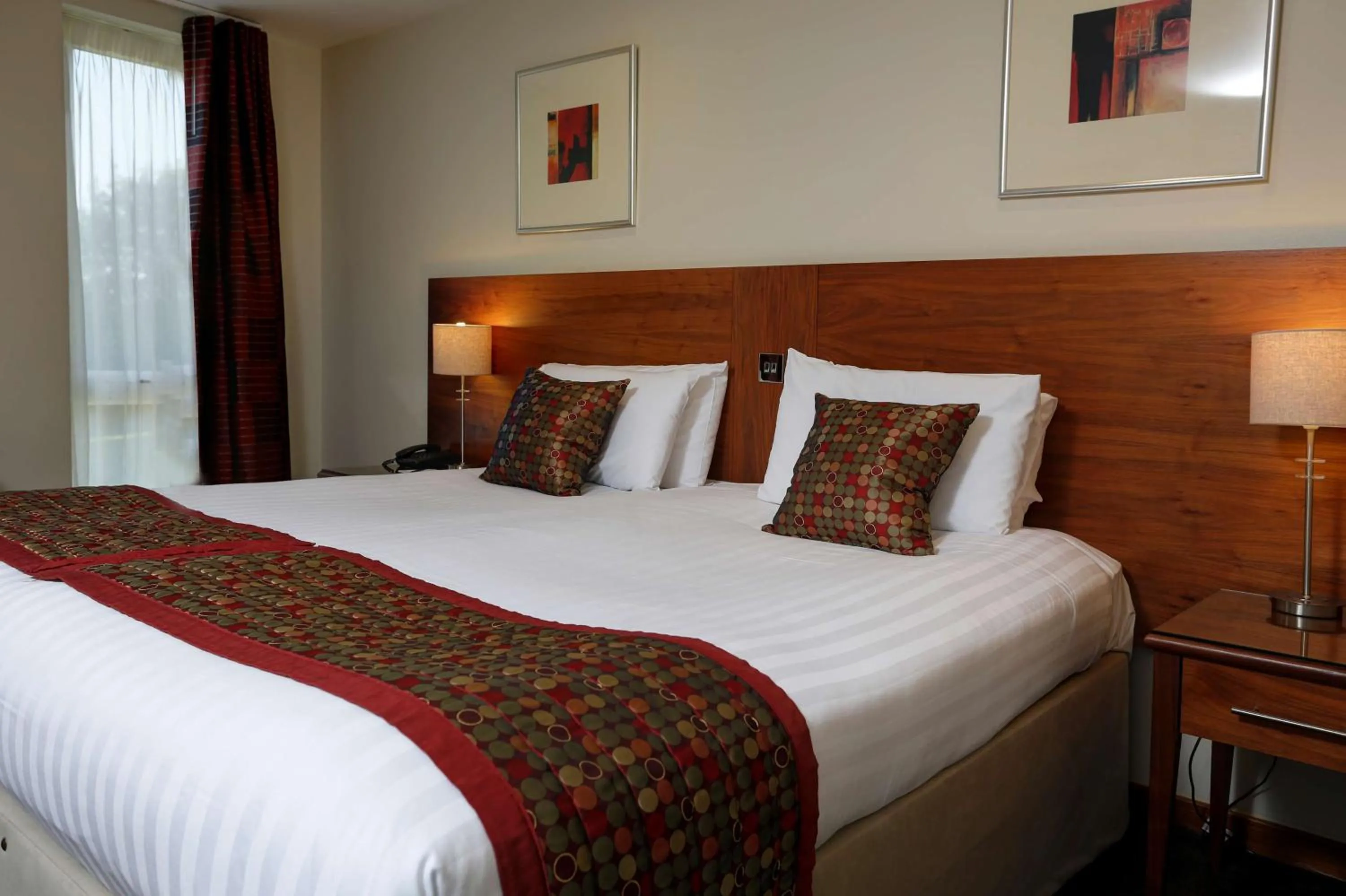 King Room - Disability Access in Best Western Kings Manor