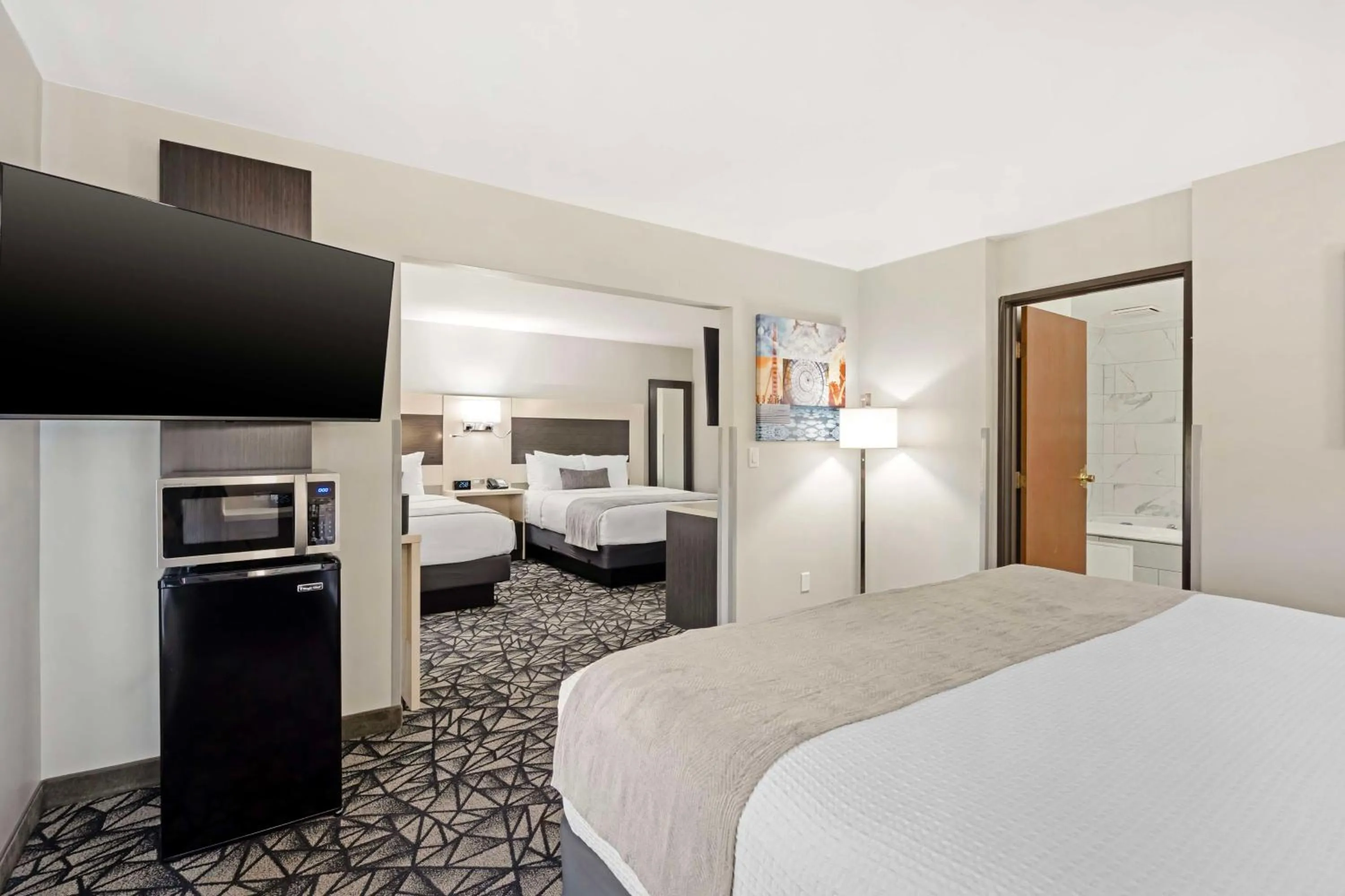 Suite with Jetted Tub in Best Western Morton Inn