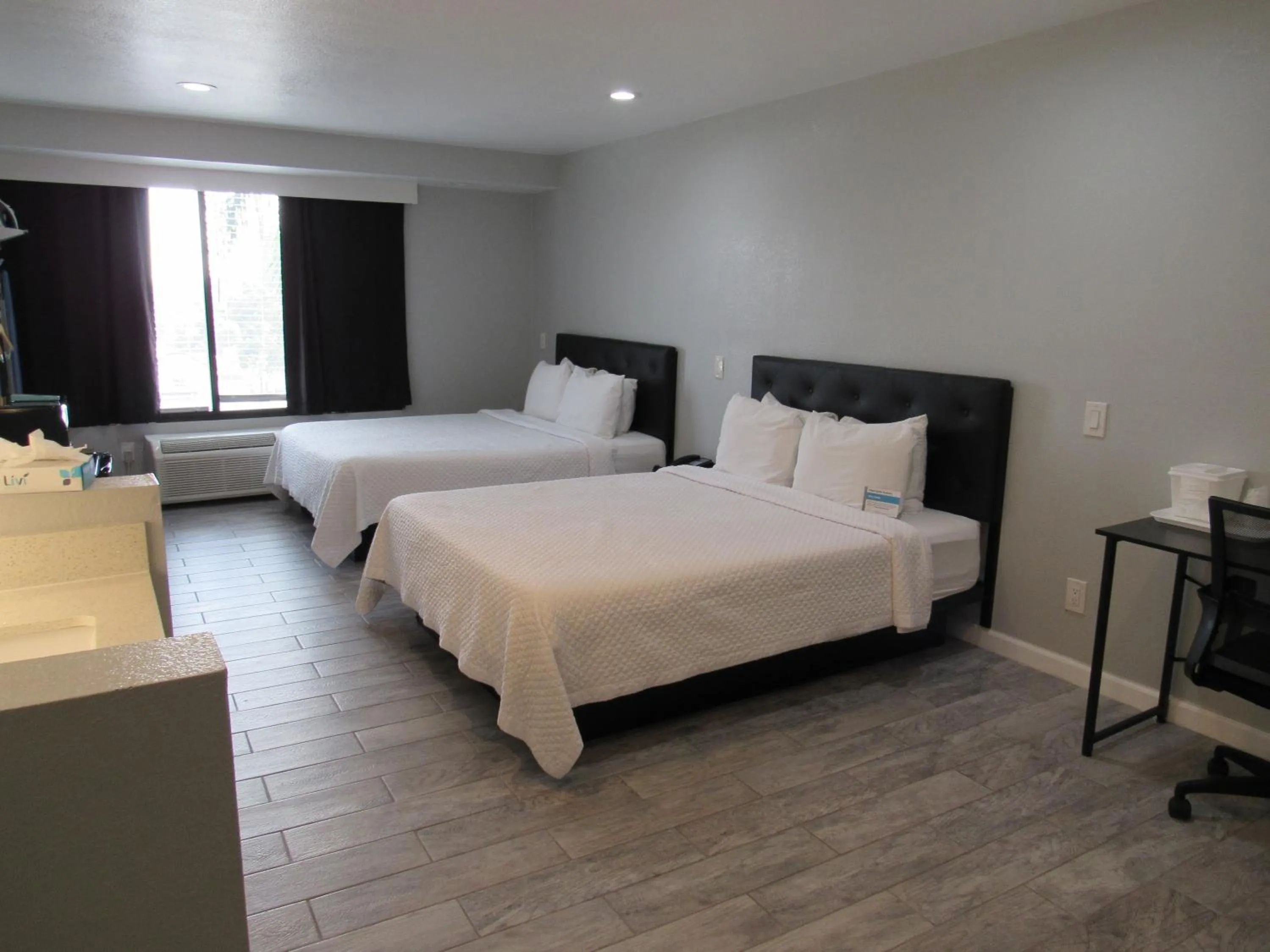 Standard Double Room in Capri Suites Anaheim