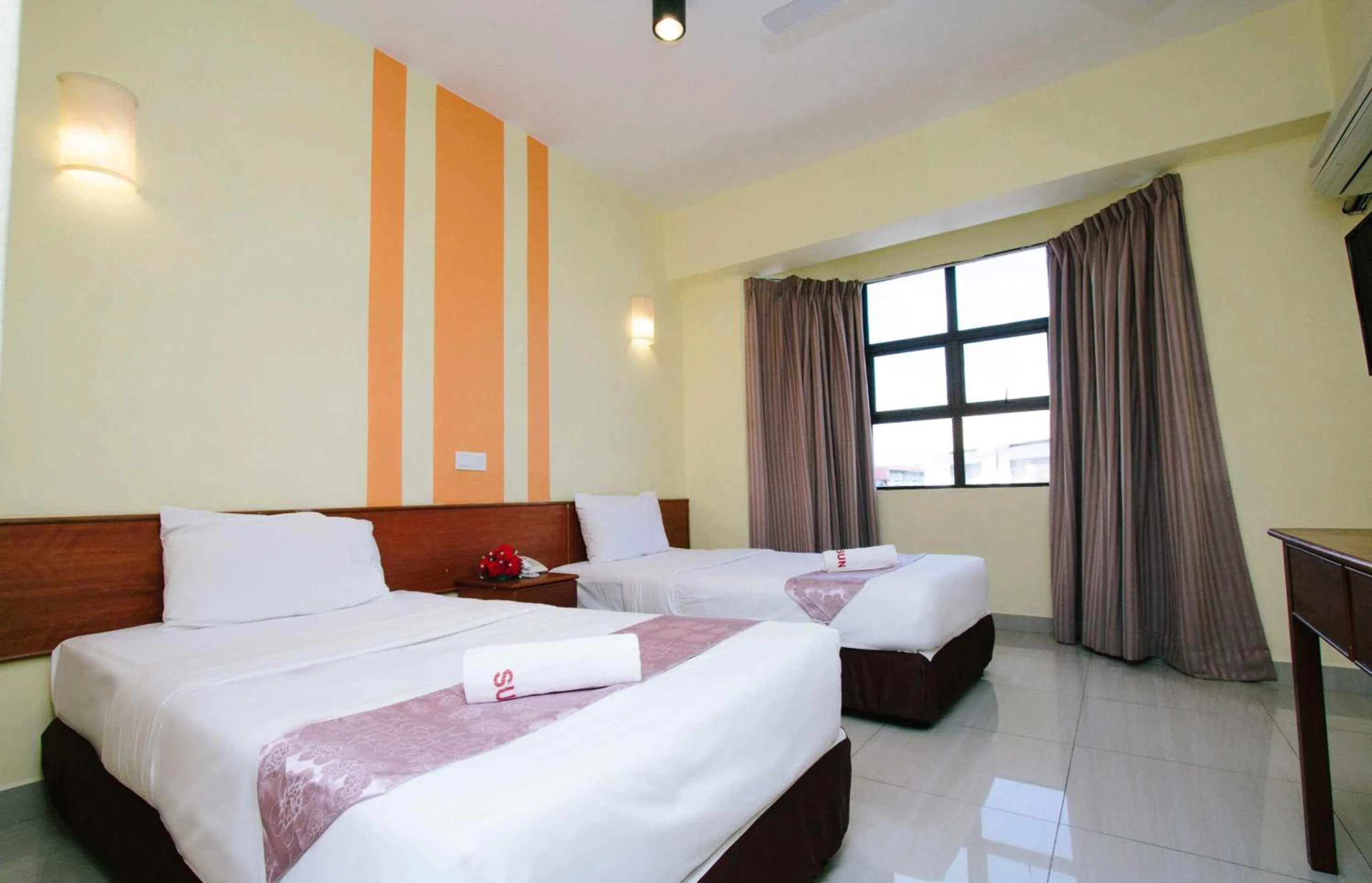 Superior With Window in Sun Inns Hotel Sitiawan