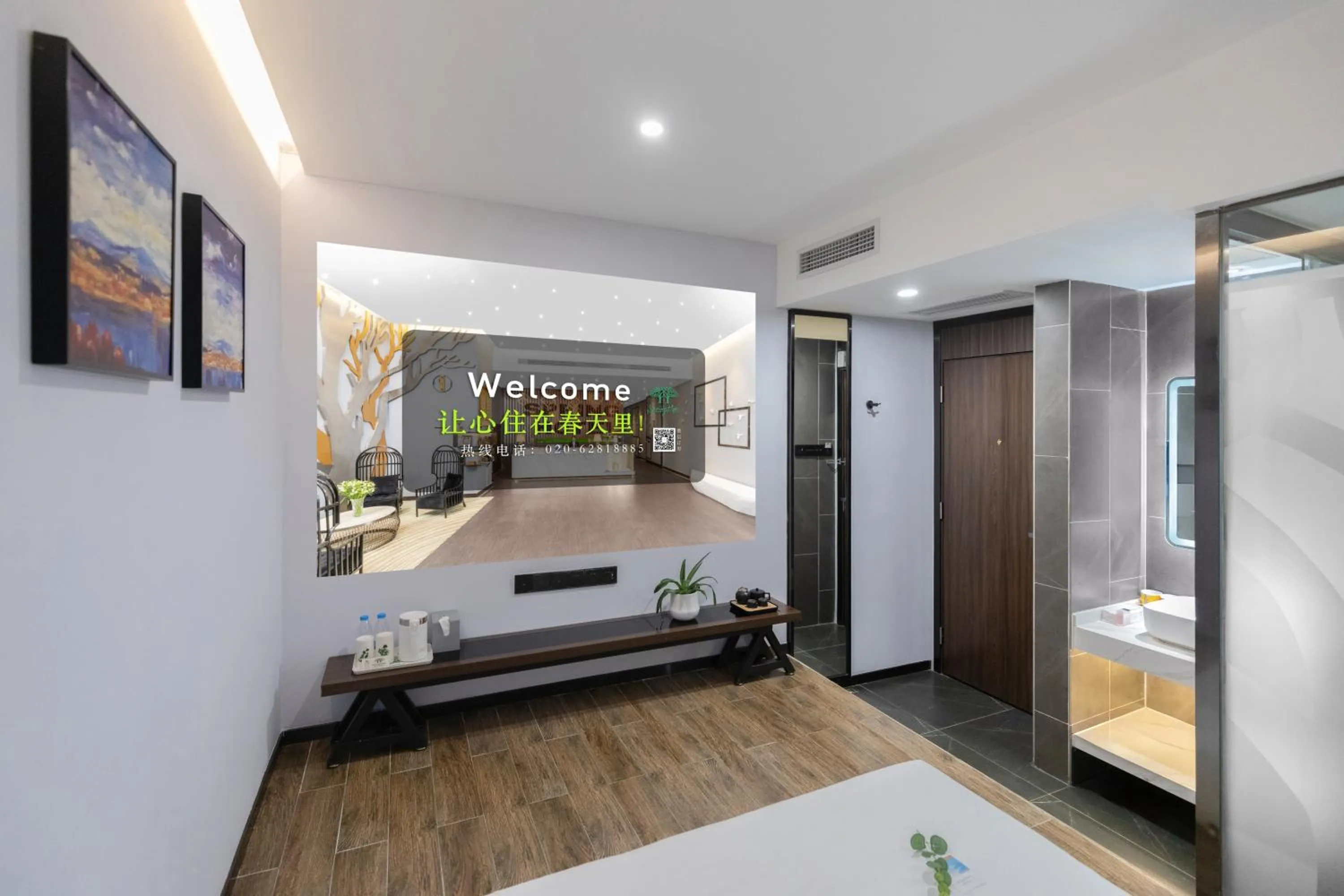 Movie Queen Room - No Window  in Spring Time Hotel