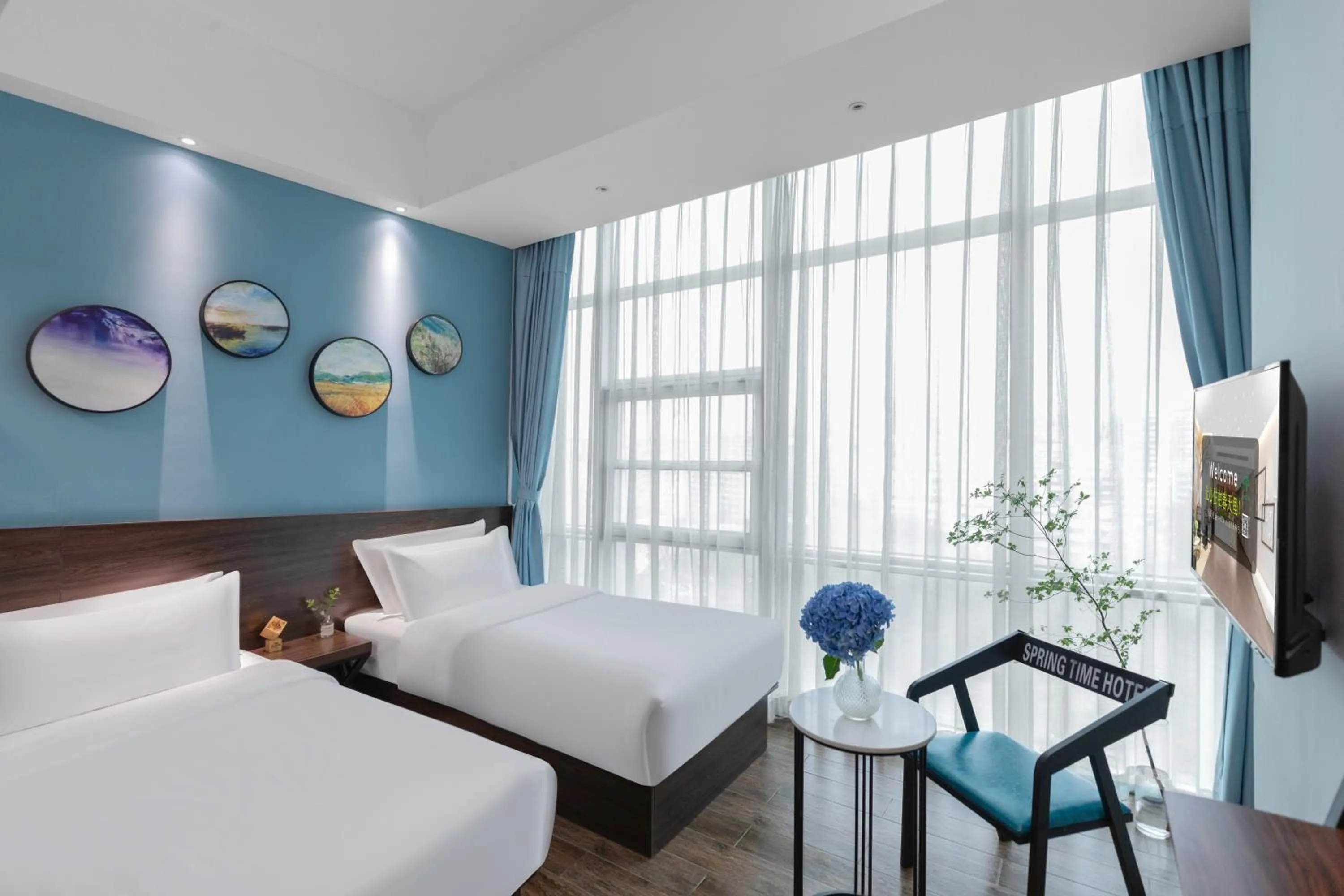 Deluxe Twin Room in Spring Time Hotel