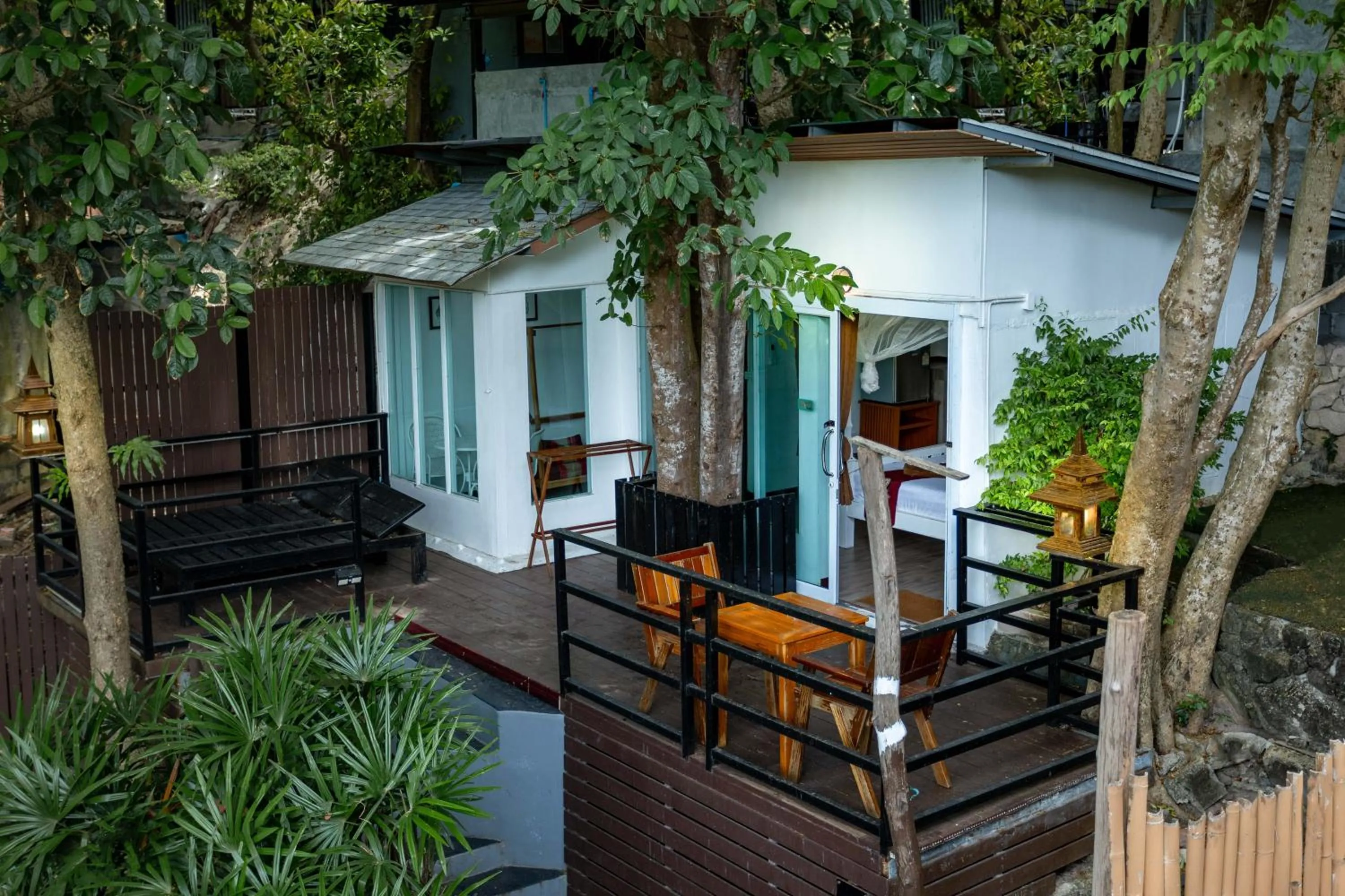 Deluxe Double Room (Happy Love II) in Taatoh Seaview Resort - SHA Plus